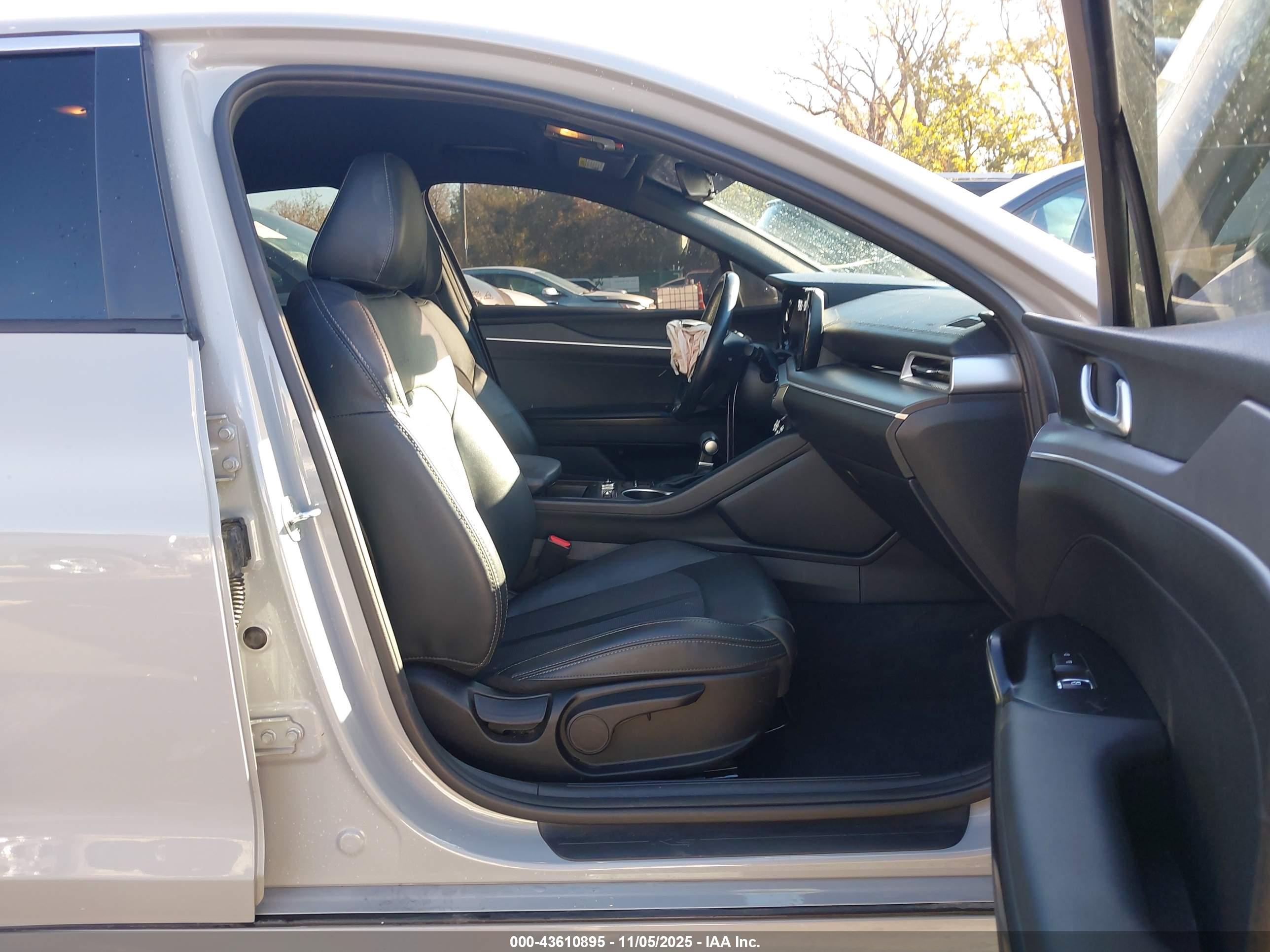 KIA K5 image 5