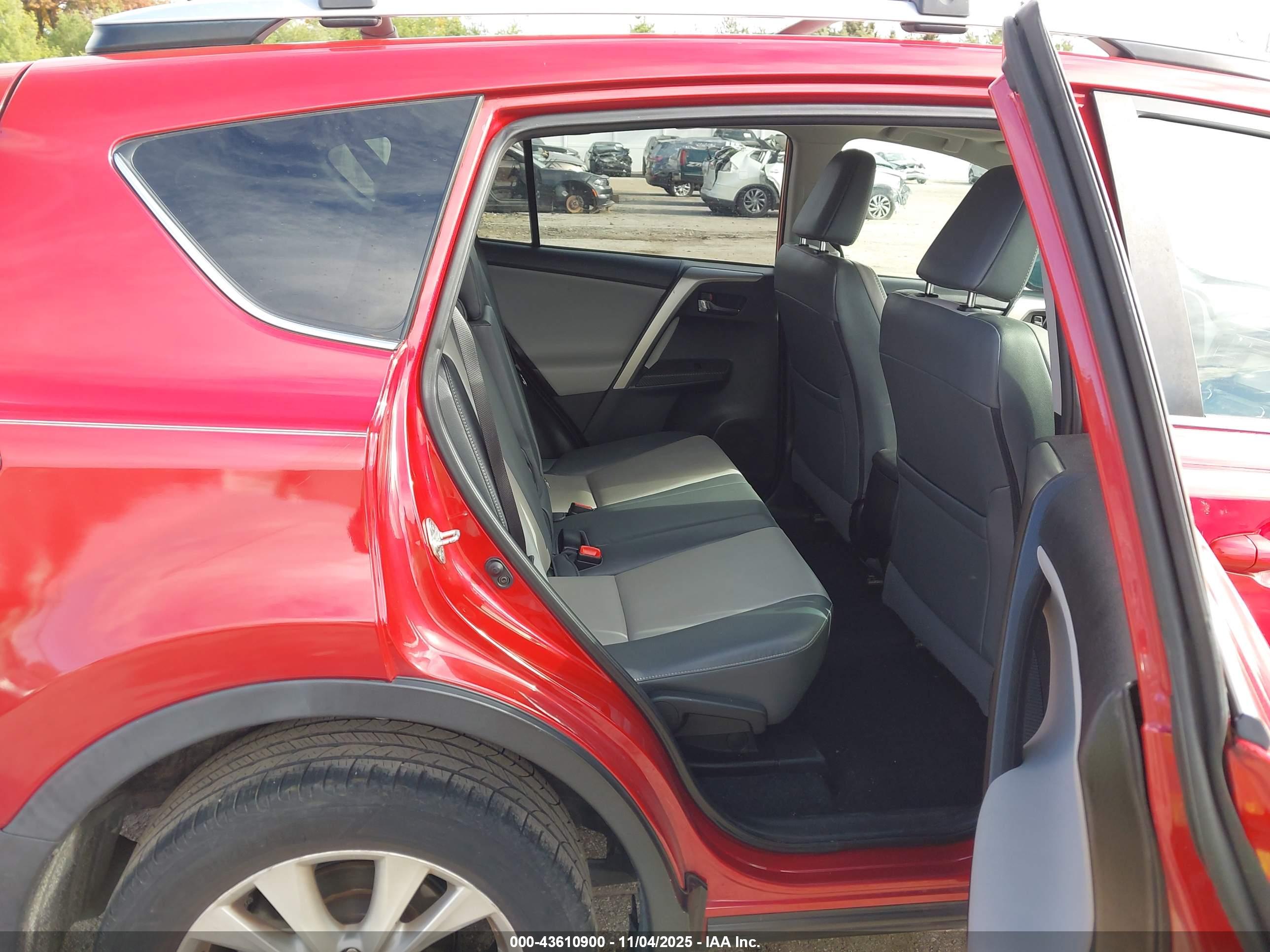 TOYOTA RAV4 image 8