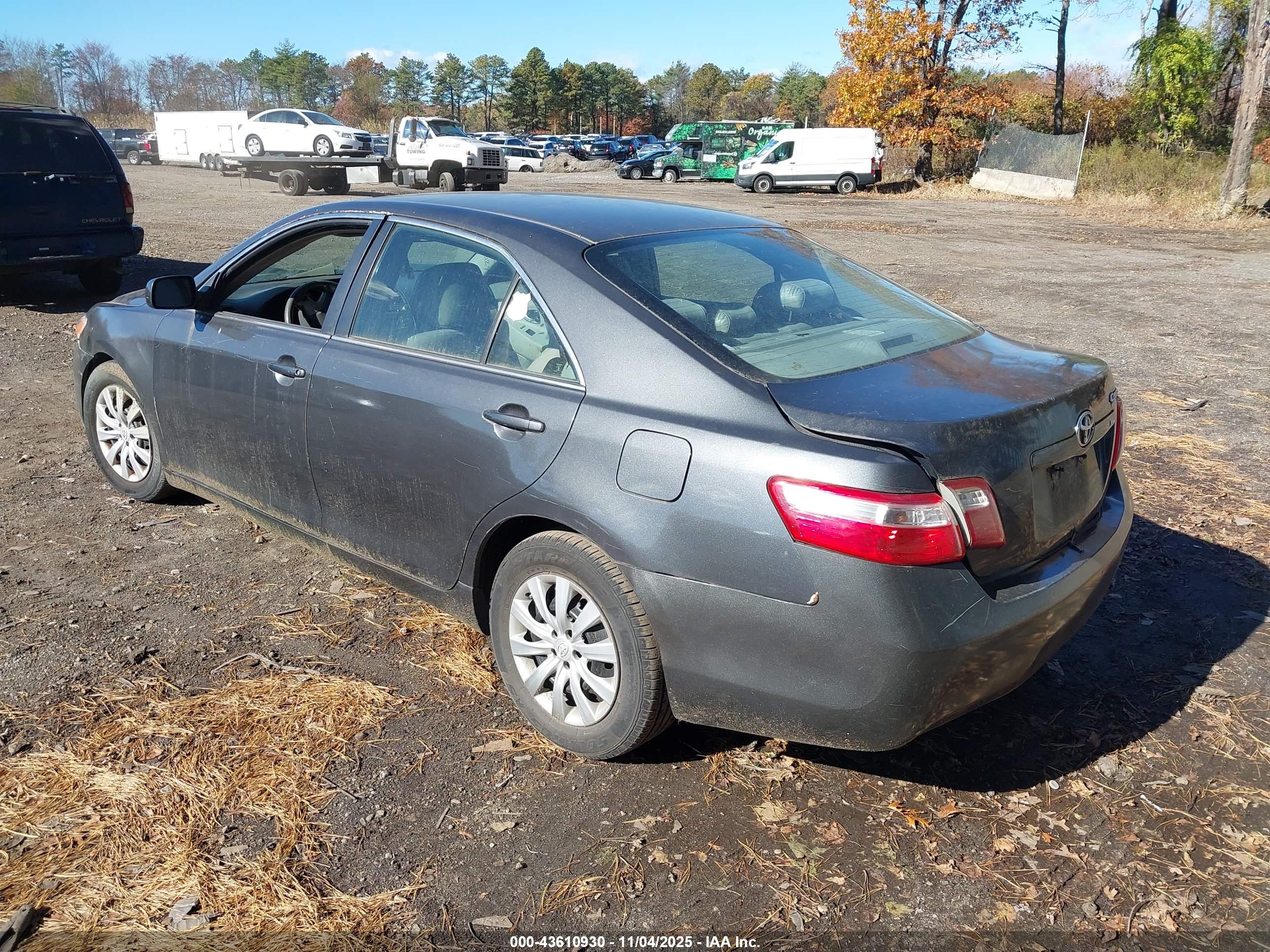 TOYOTA CAMRY image 3