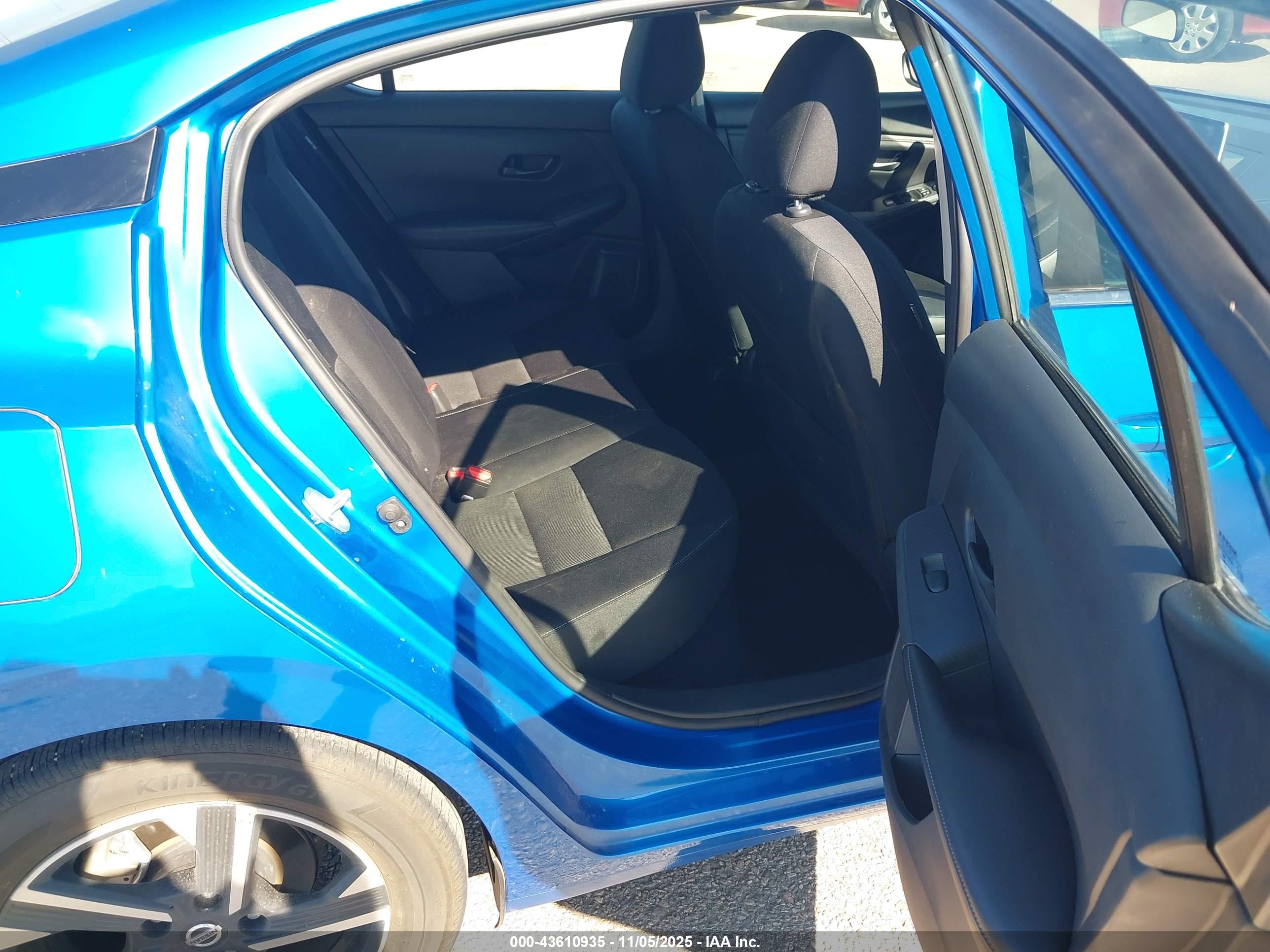 NISSAN SENTRA image 8