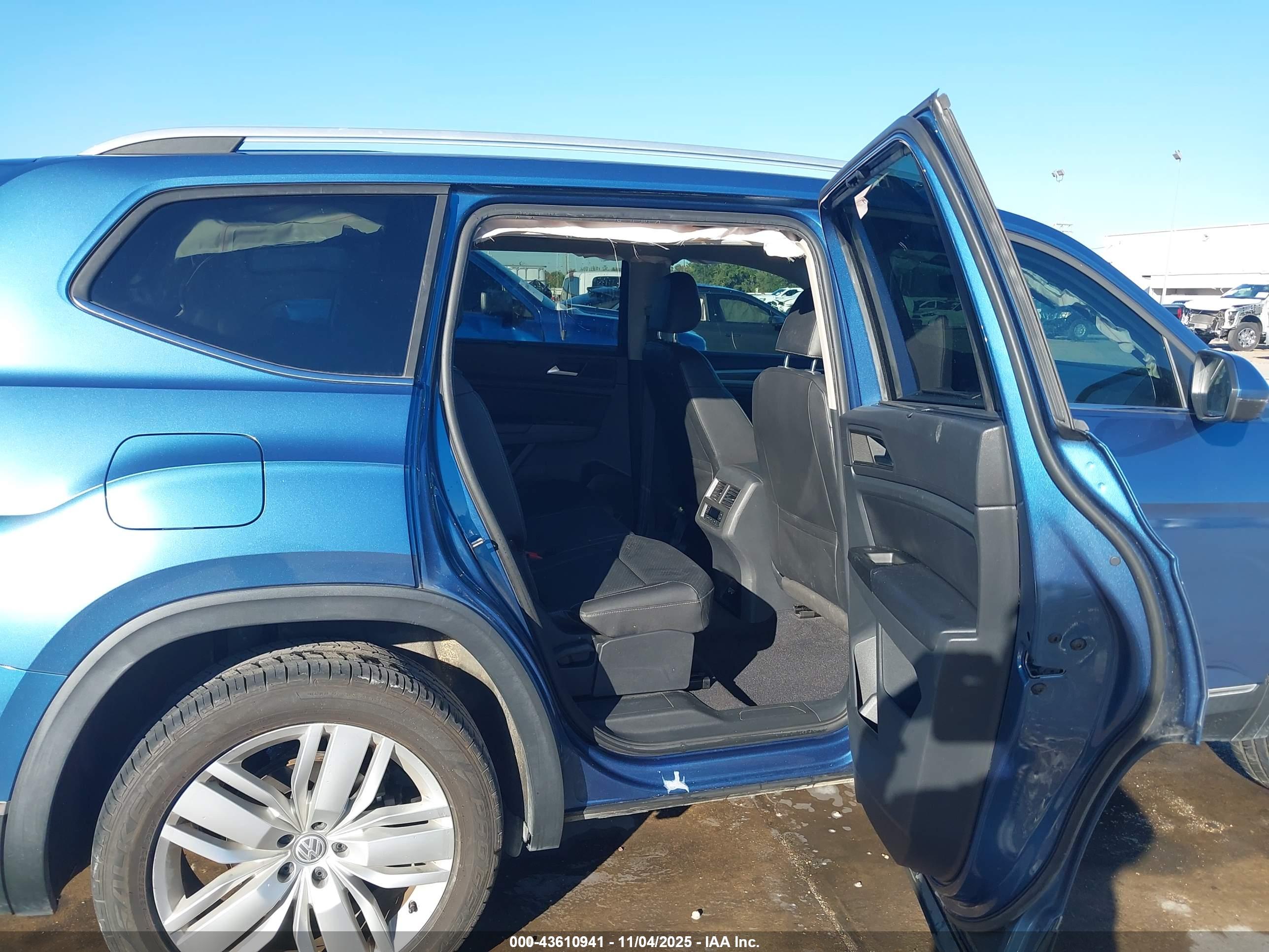 VOLKSWAGEN ATLAS image 8