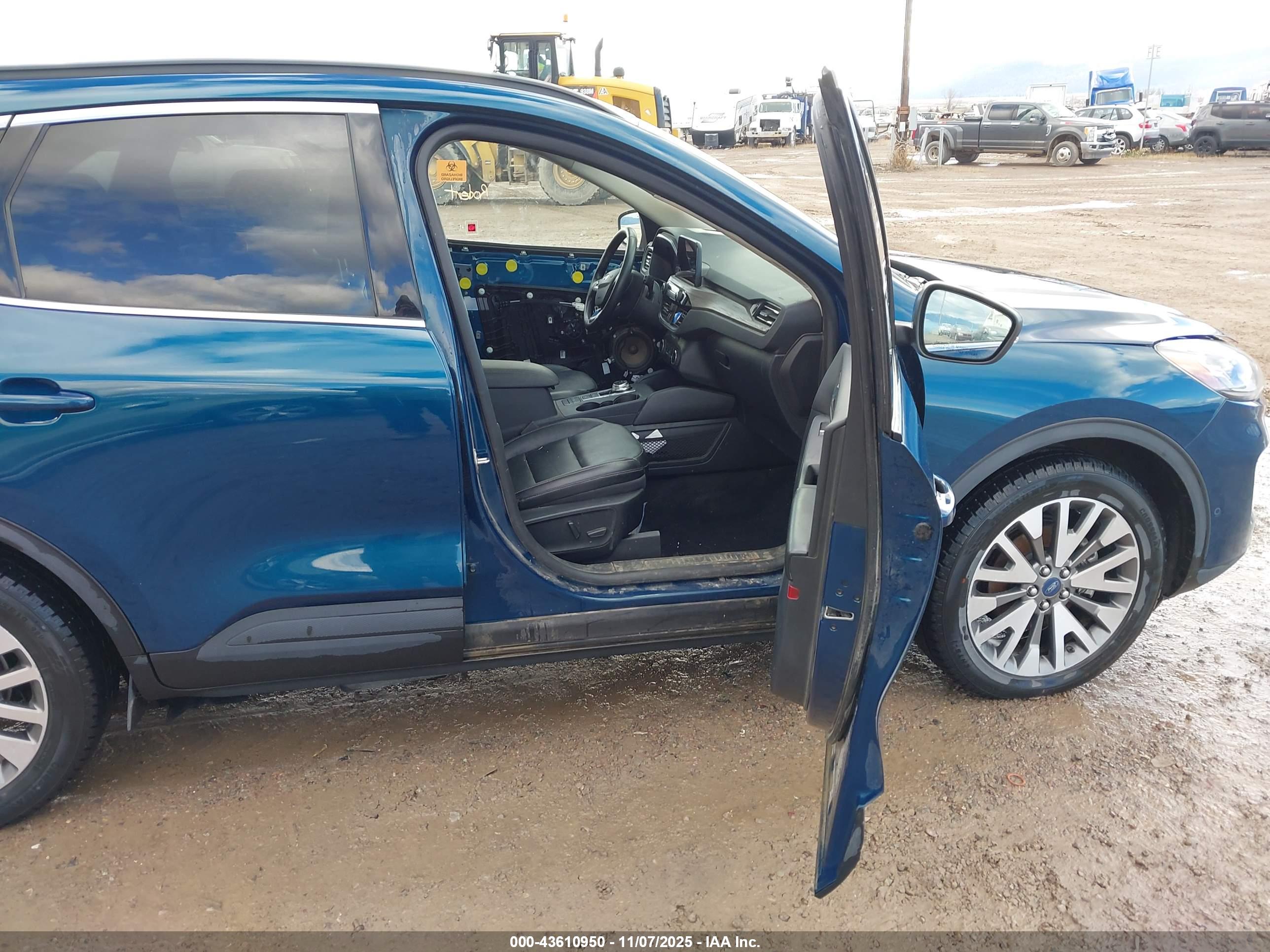 FORD ESCAPE image 5