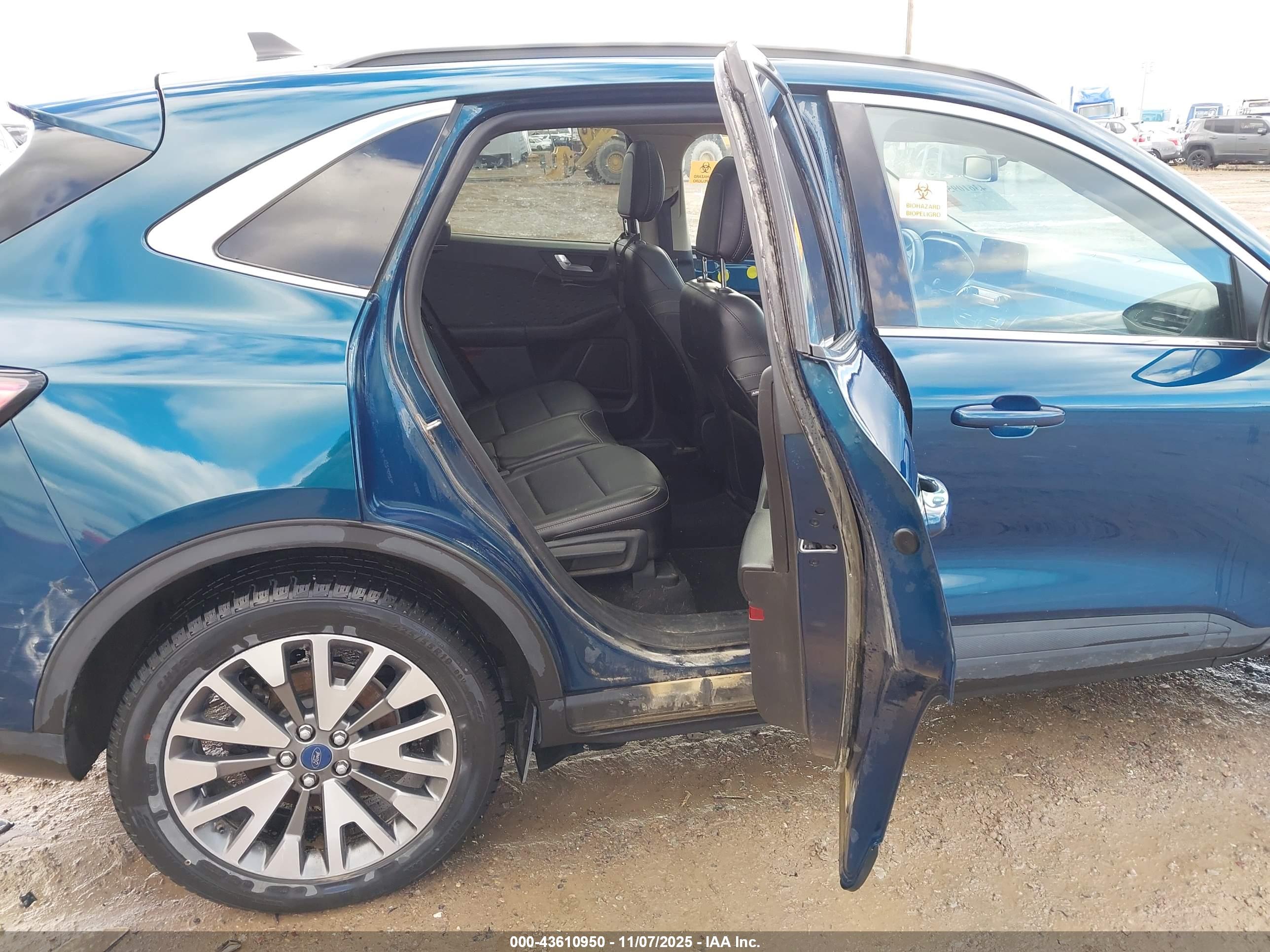 FORD ESCAPE image 8