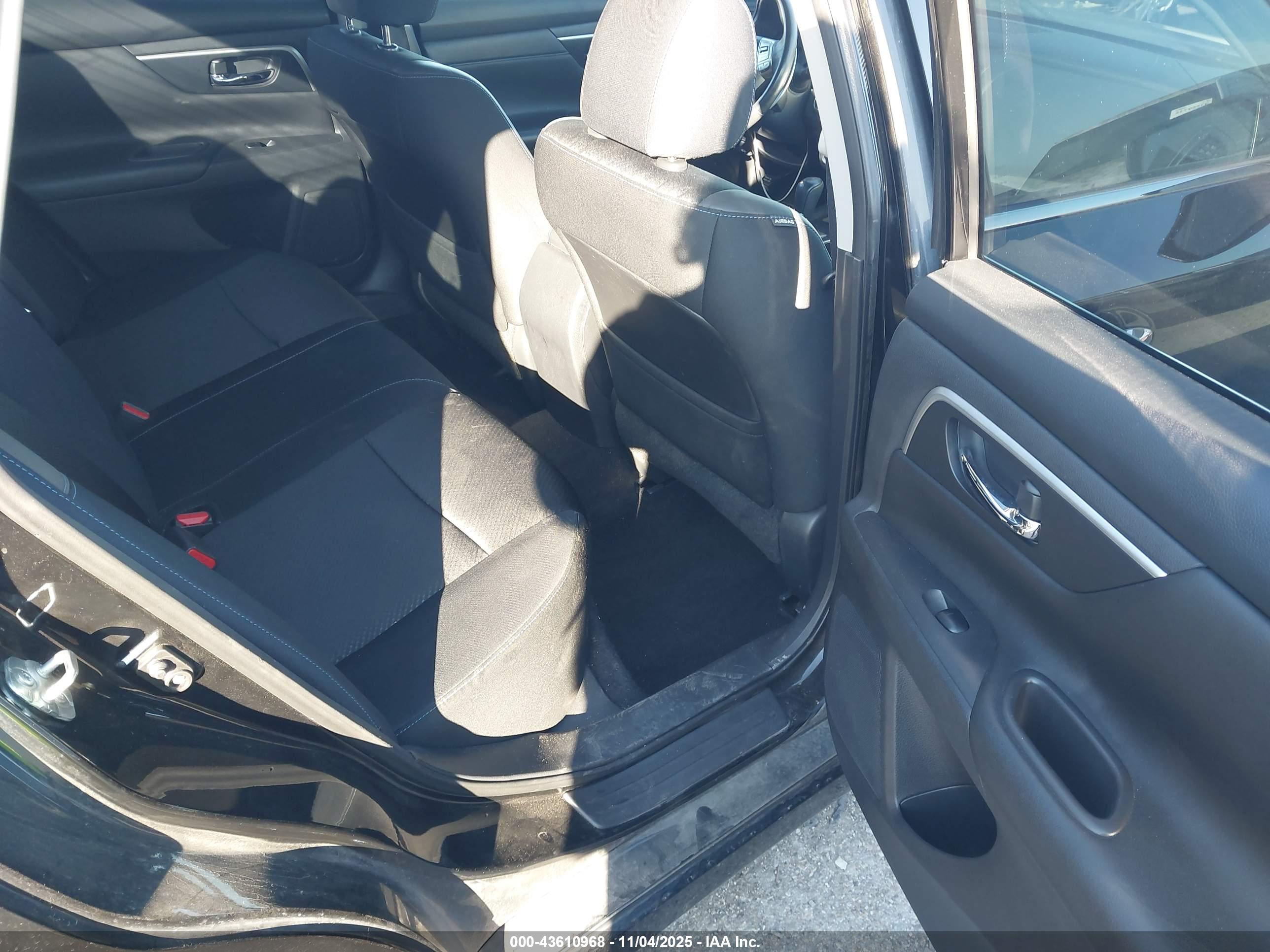 NISSAN ALTIMA image 8