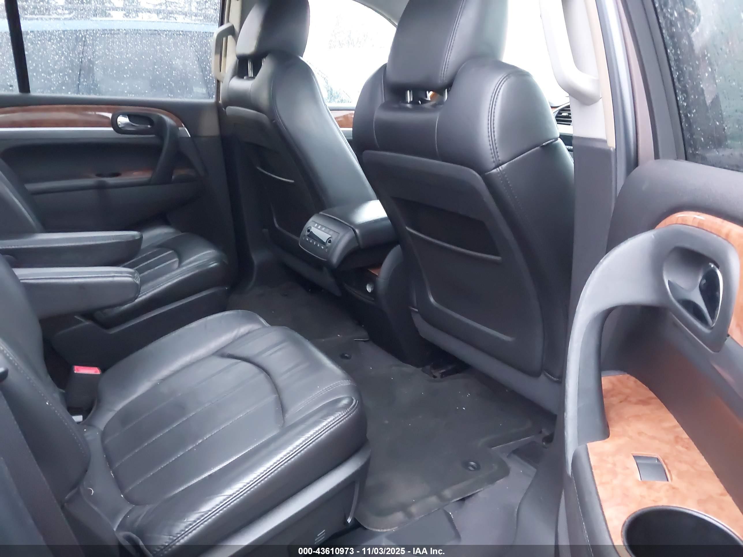 BUICK ENCLAVE image 8