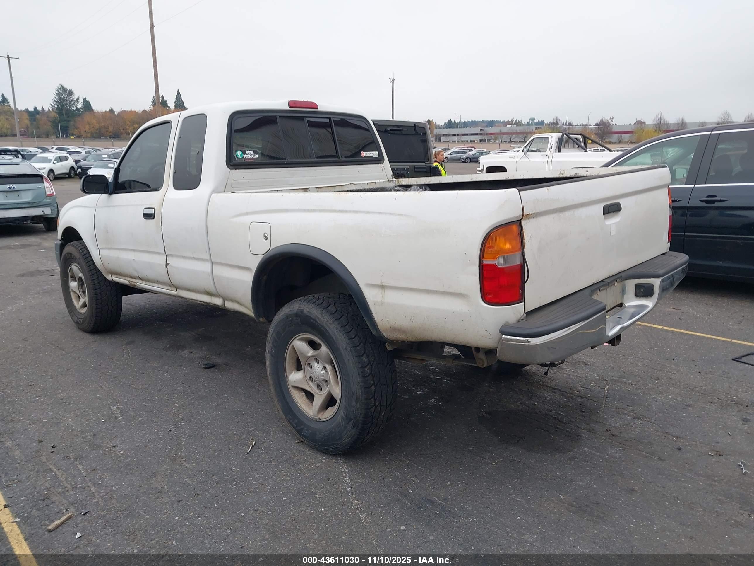 TOYOTA TACOMA image 3