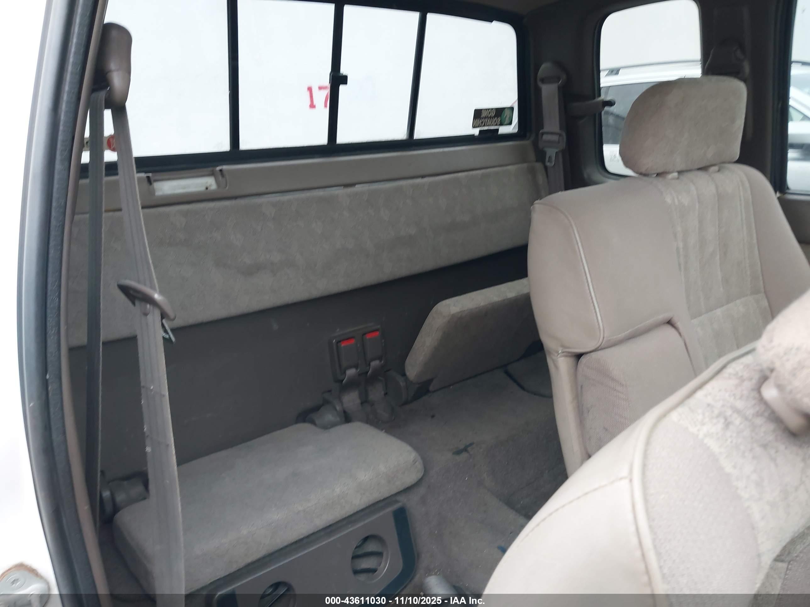 TOYOTA TACOMA image 8