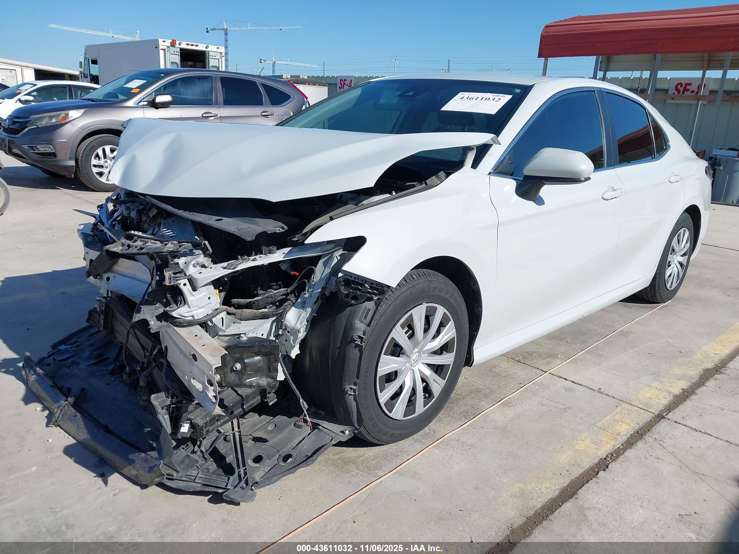 TOYOTA CAMRY image 2