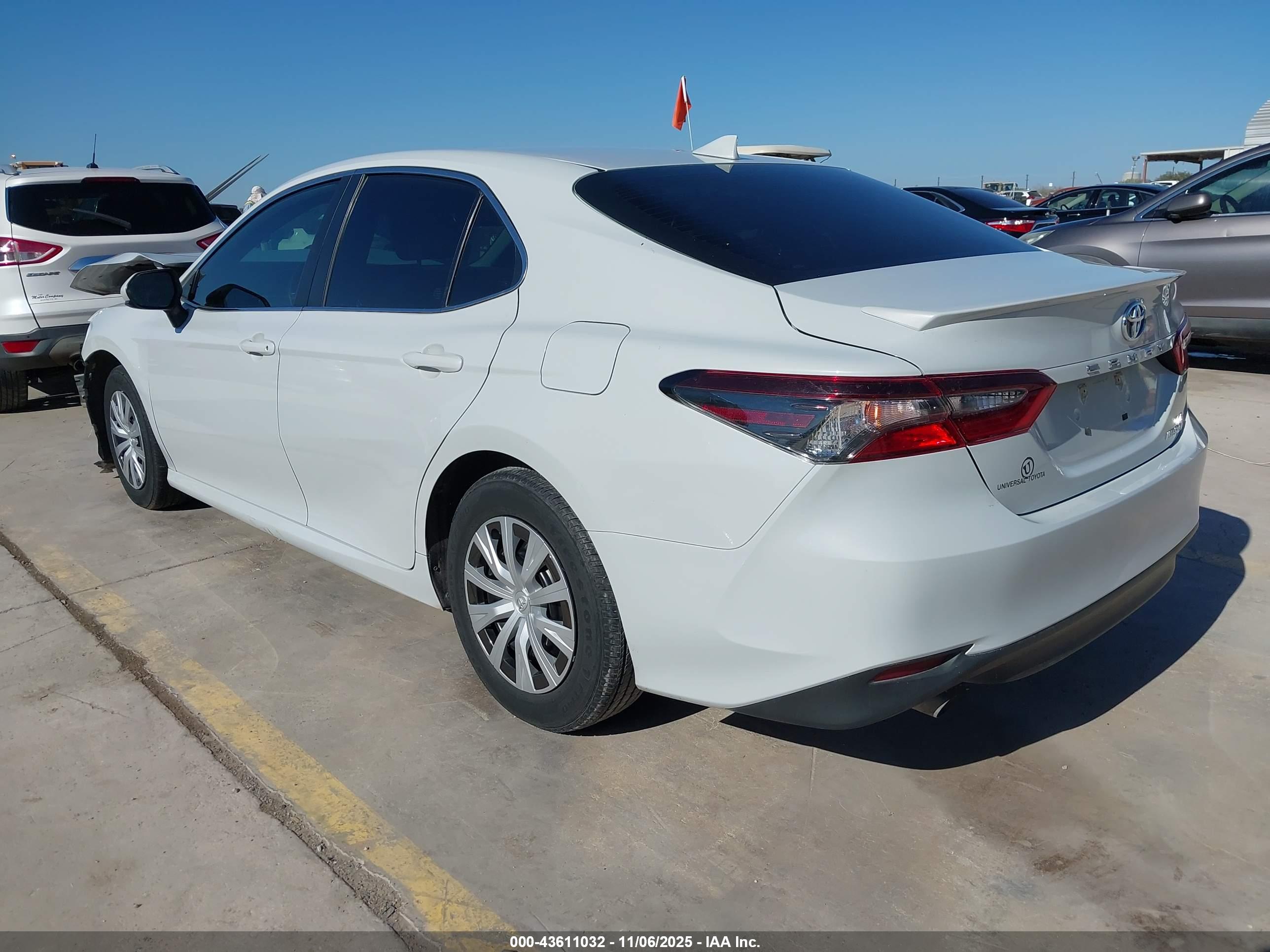 TOYOTA CAMRY image 3