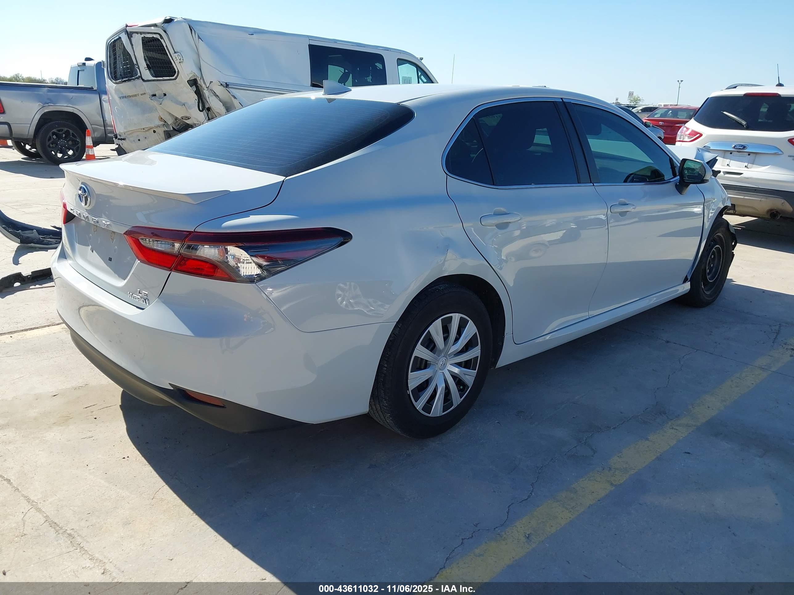 TOYOTA CAMRY image 4