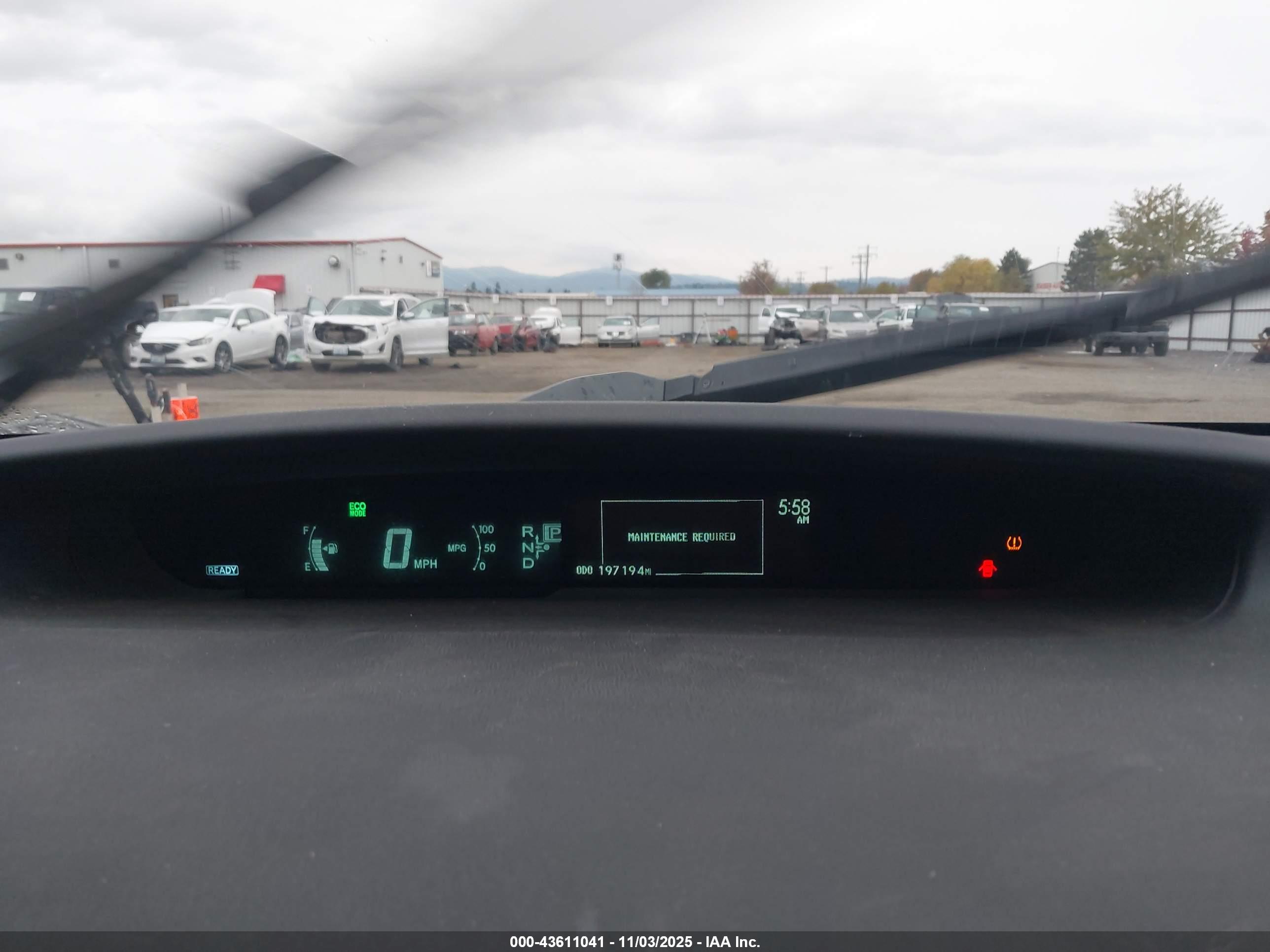 TOYOTA PRIUS image 7