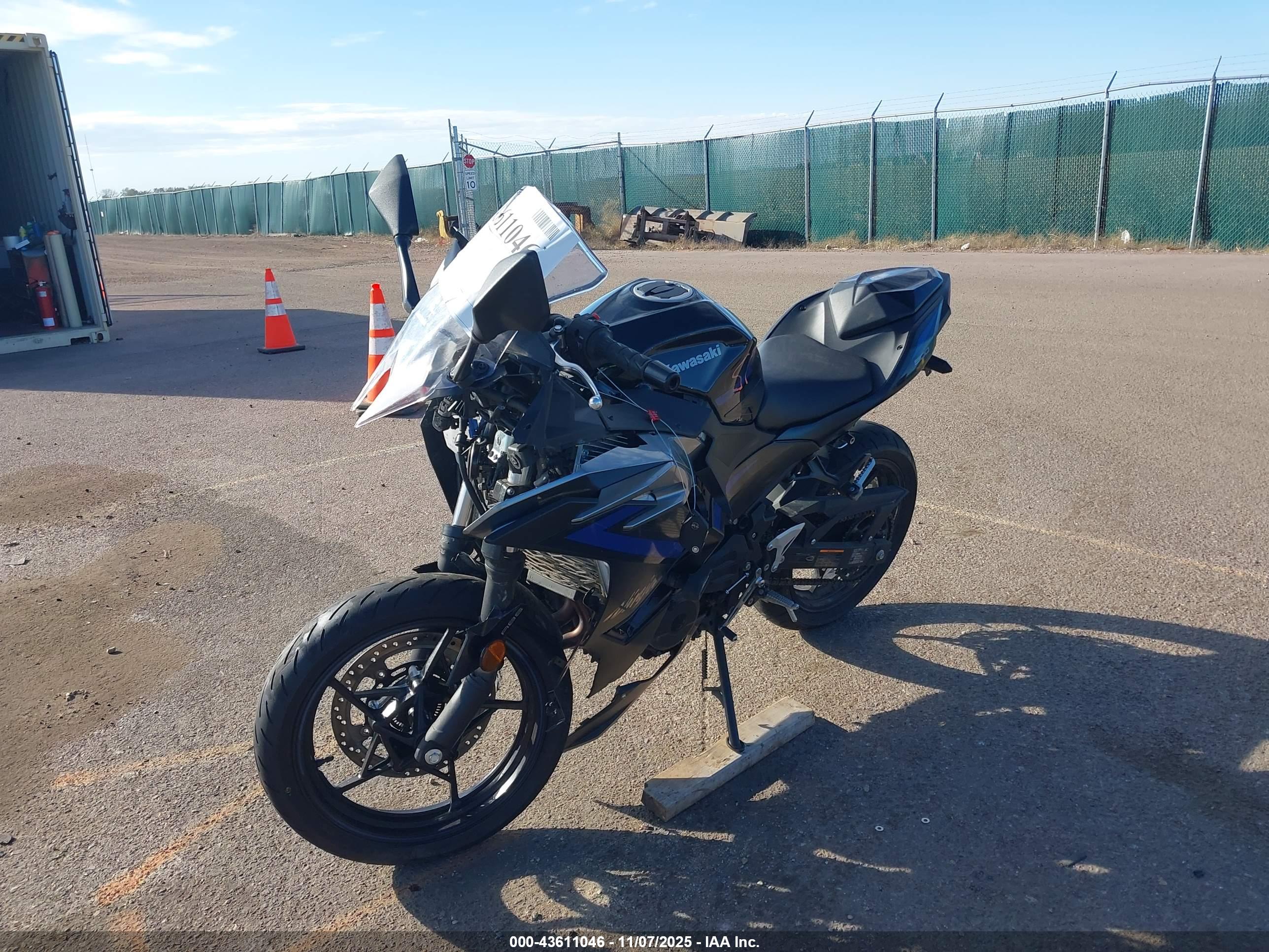 KAWASAKI EX500 image 2