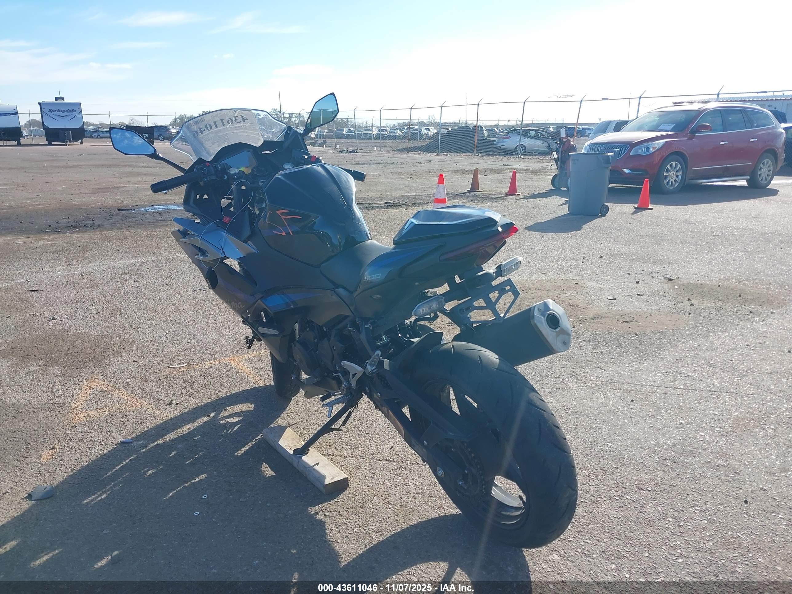 KAWASAKI EX500 image 3