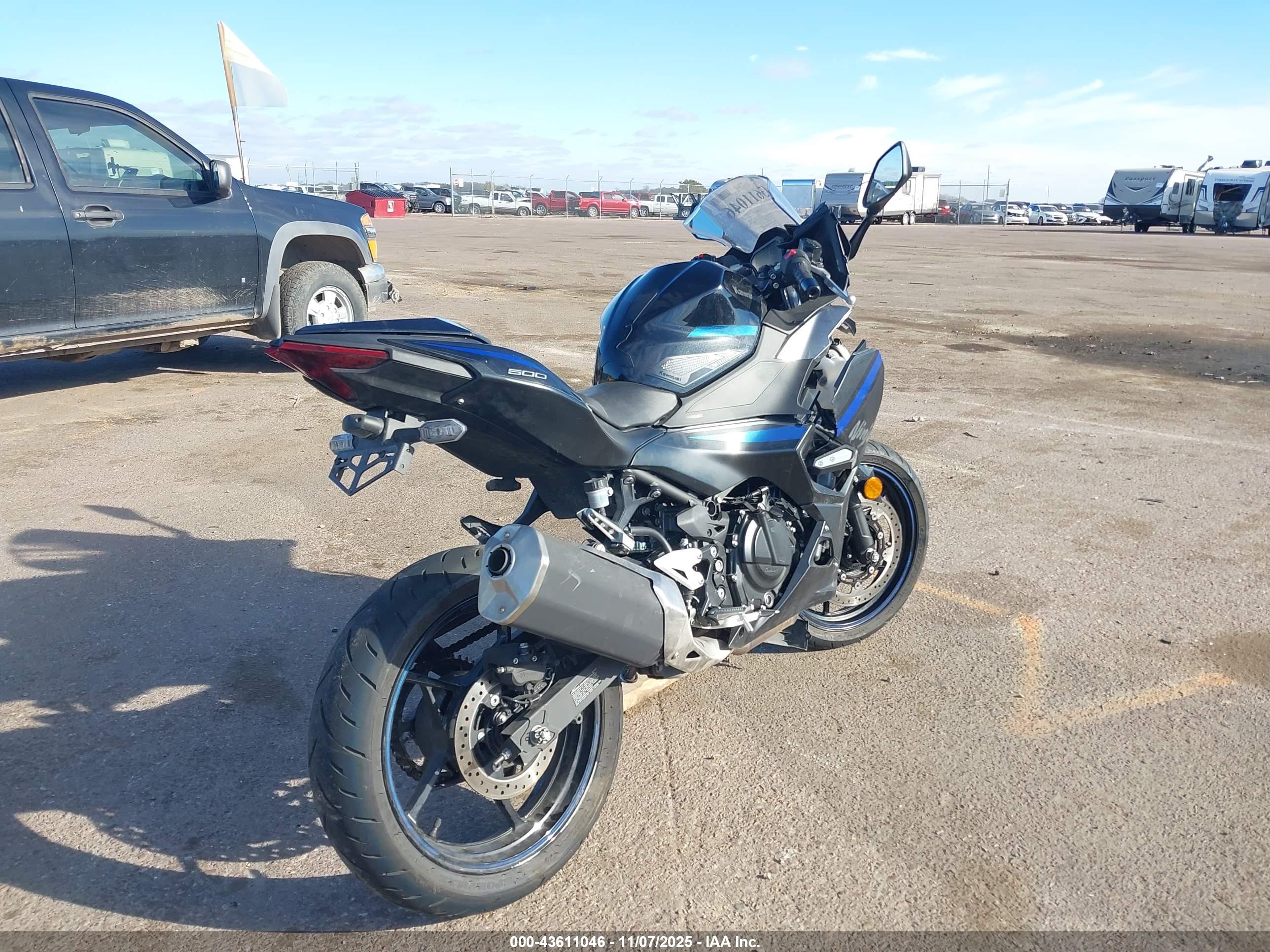 KAWASAKI EX500 image 4