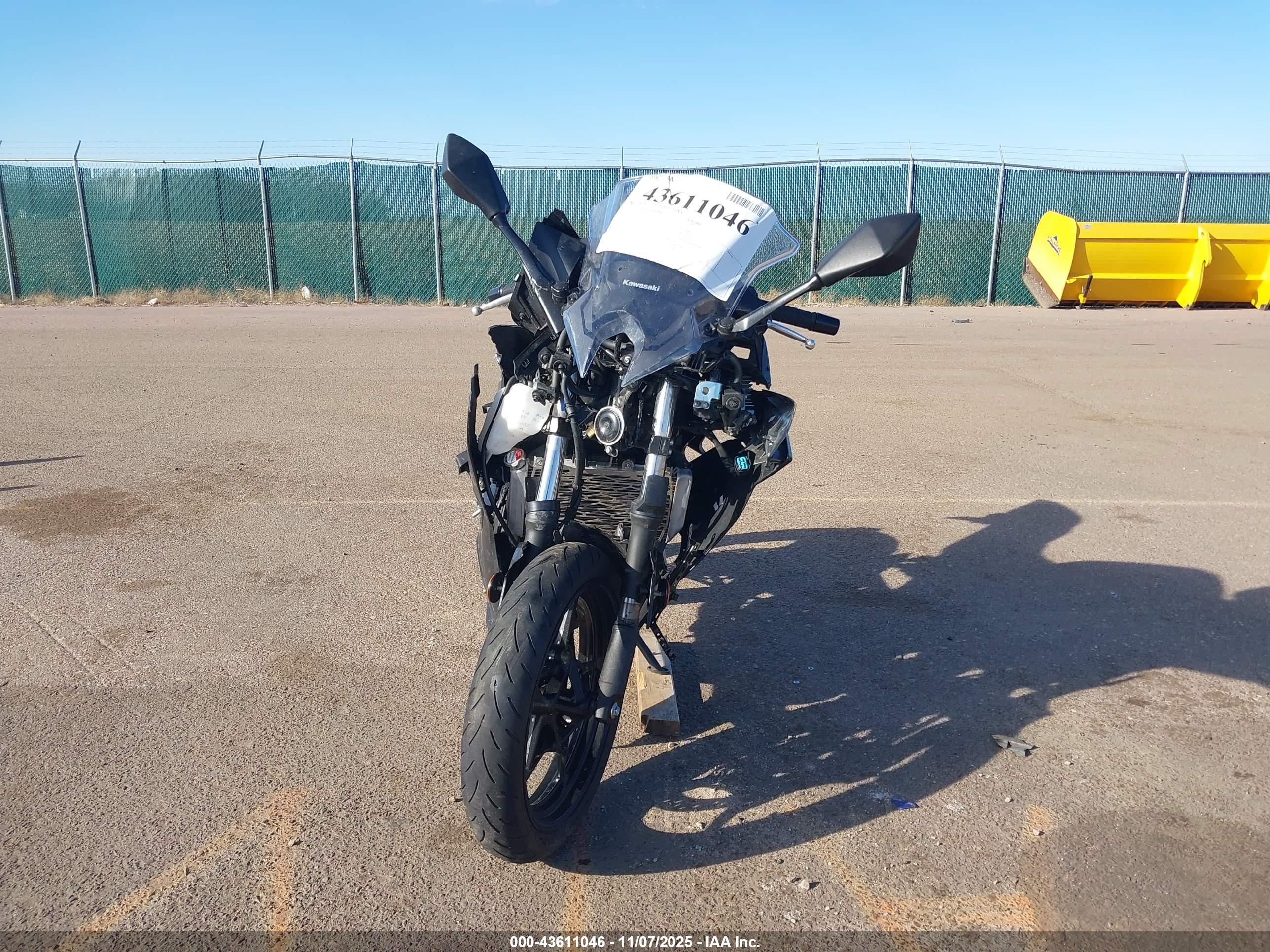 KAWASAKI EX500 image 5