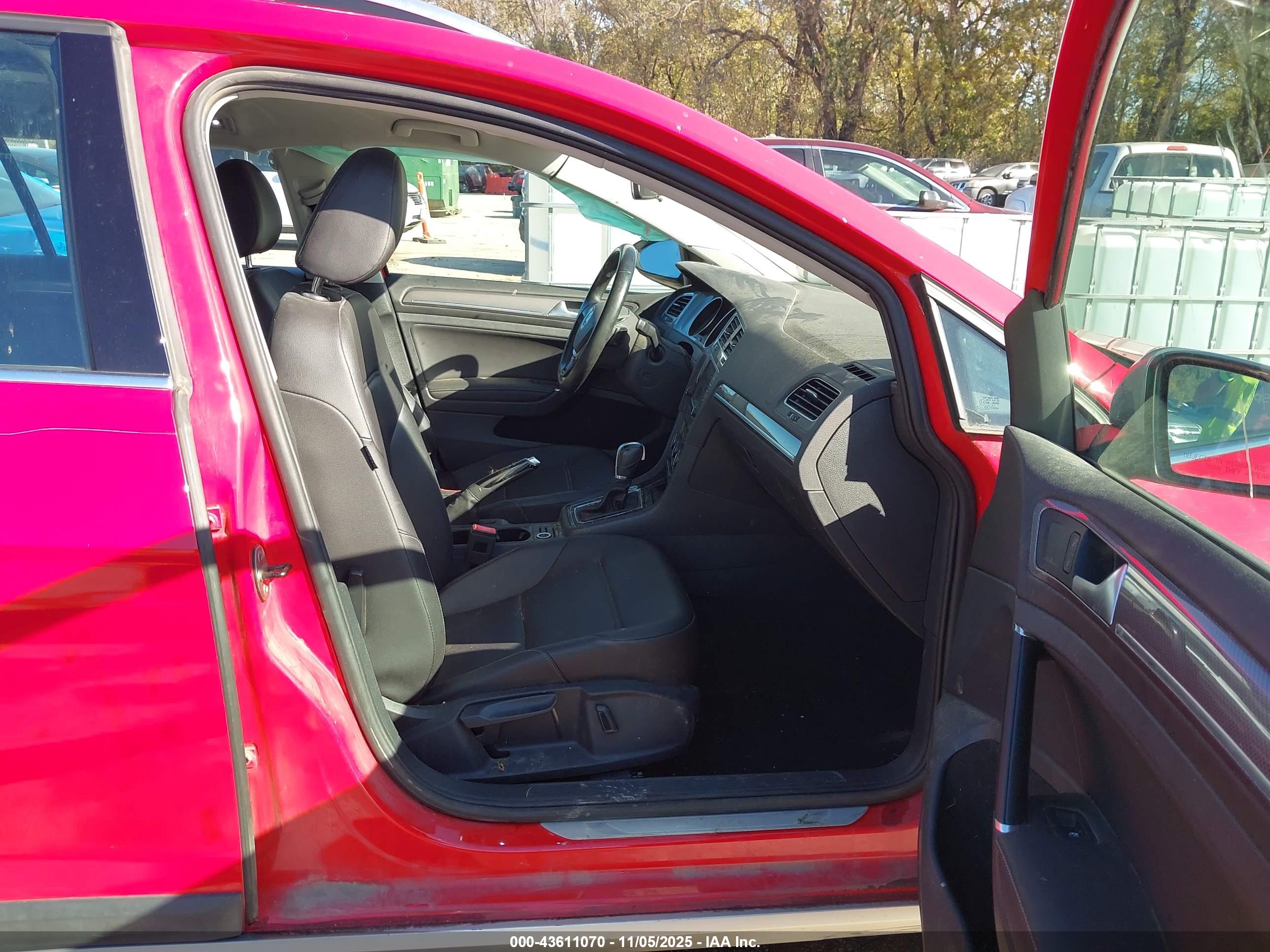 VOLKSWAGEN GOLF image 5