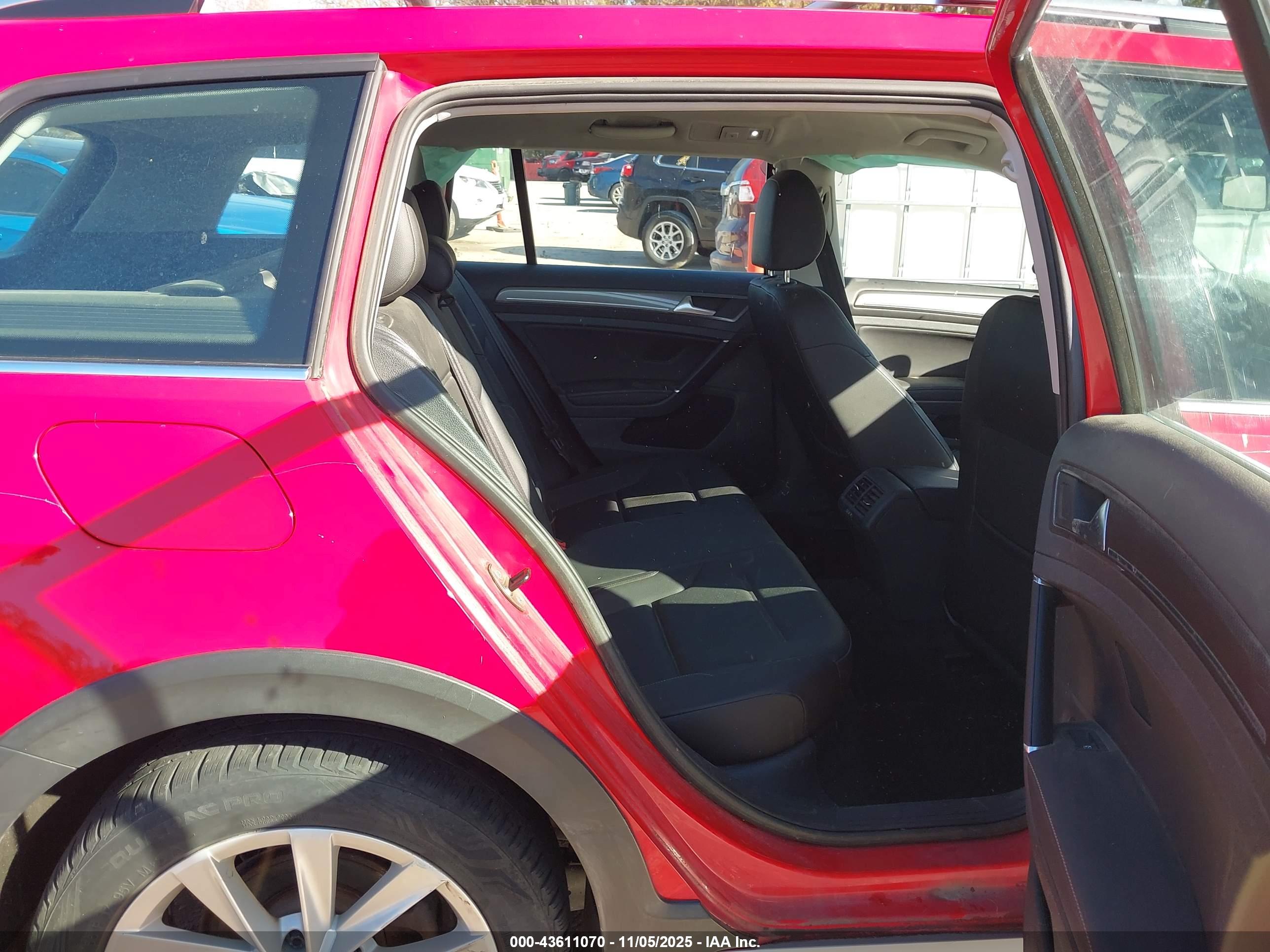 VOLKSWAGEN GOLF image 8