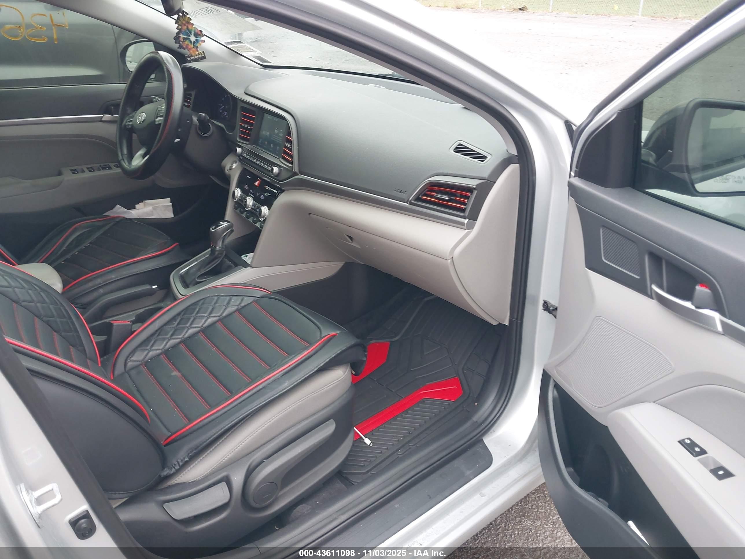 HYUNDAI ELANTRA image 5