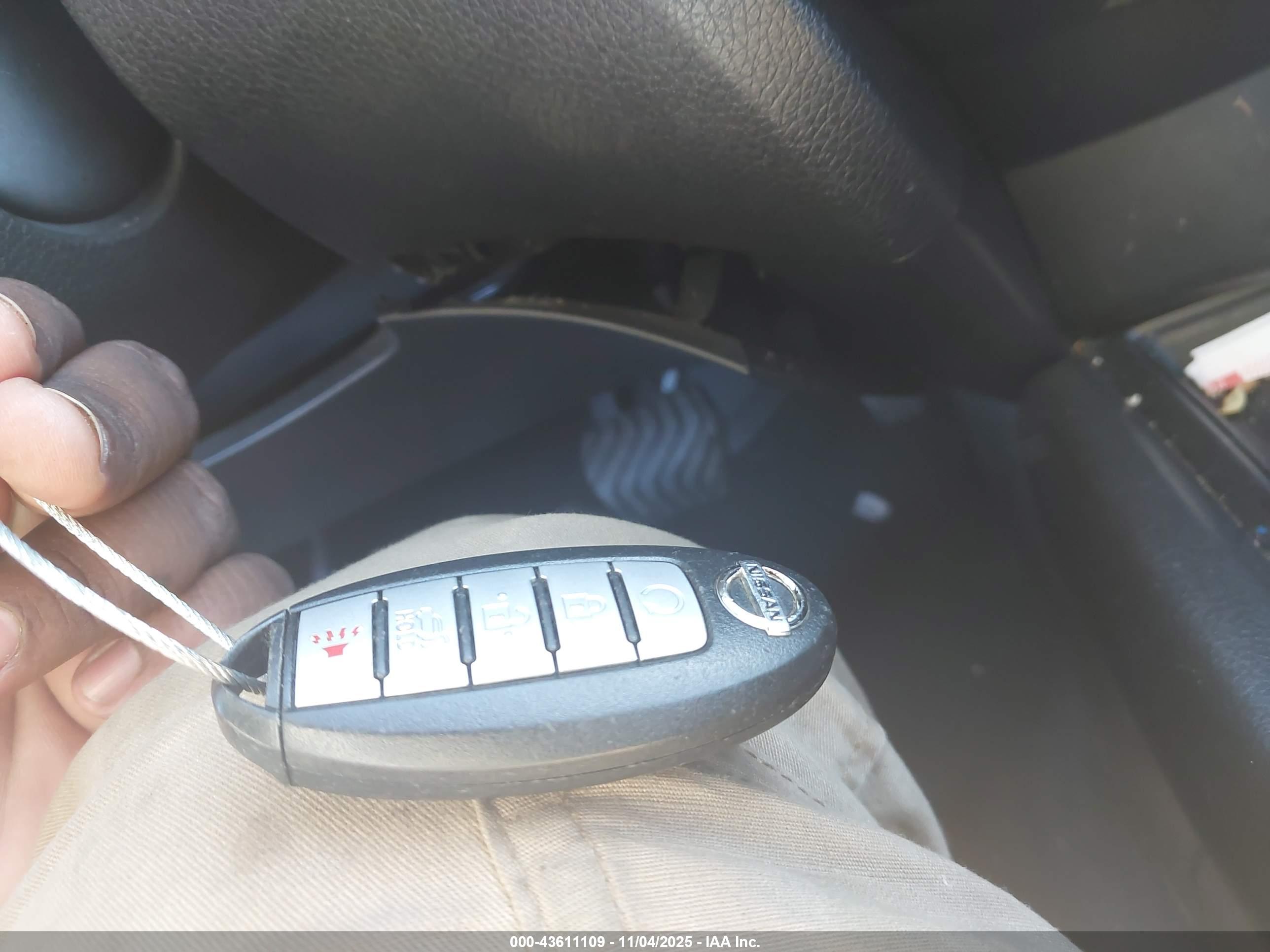 NISSAN ROGUE image 11