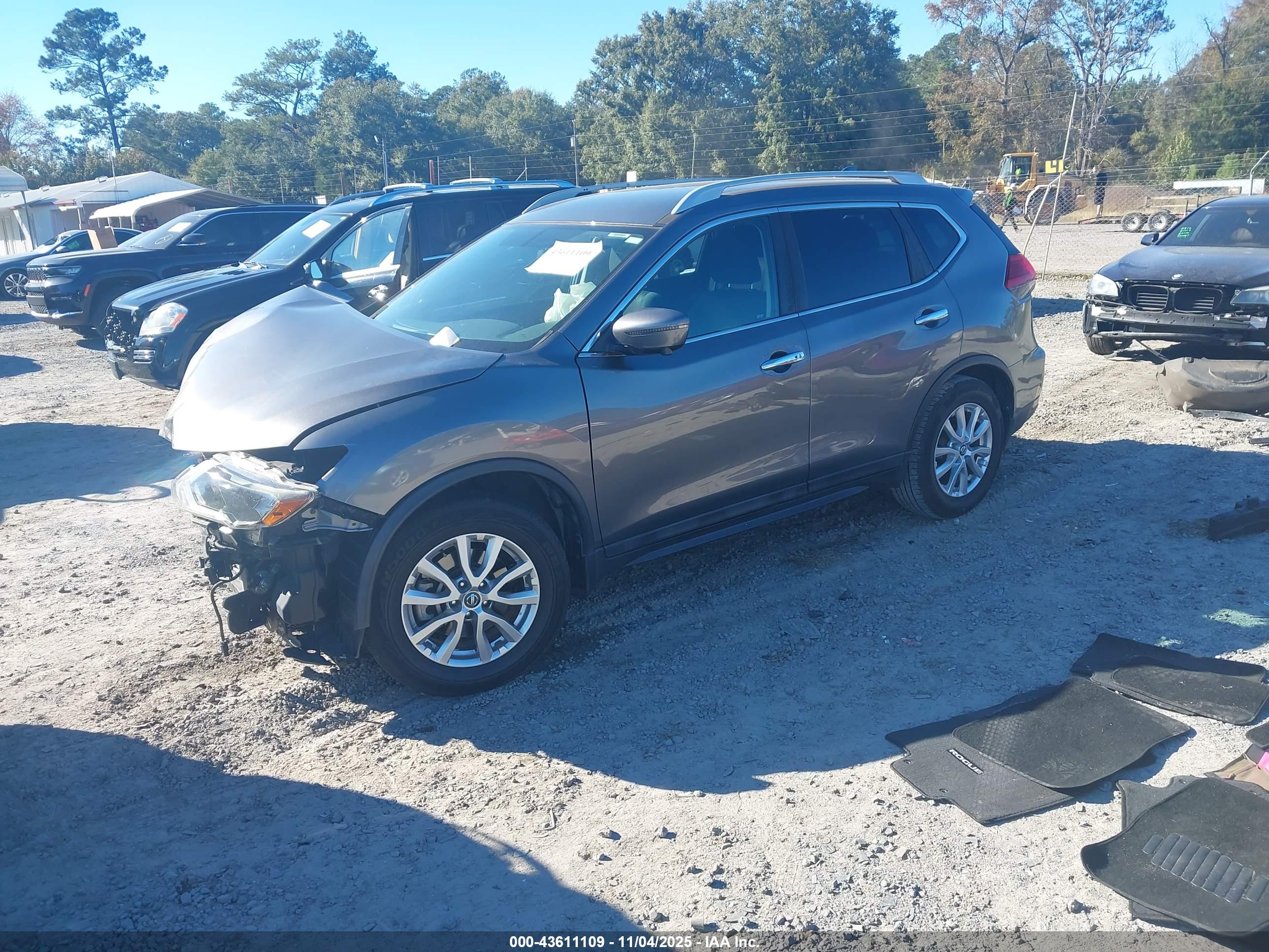 NISSAN ROGUE image 2