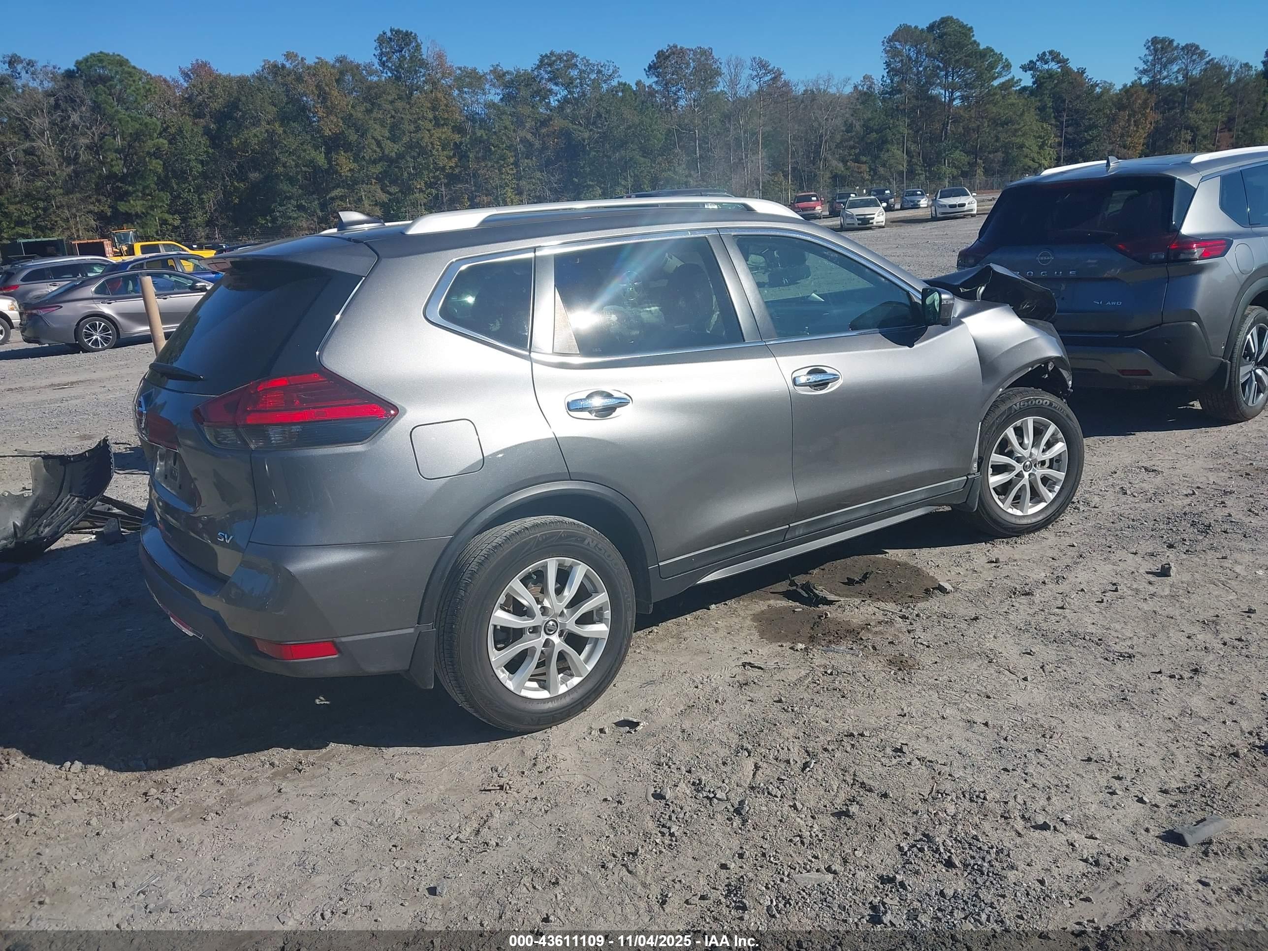 NISSAN ROGUE image 4