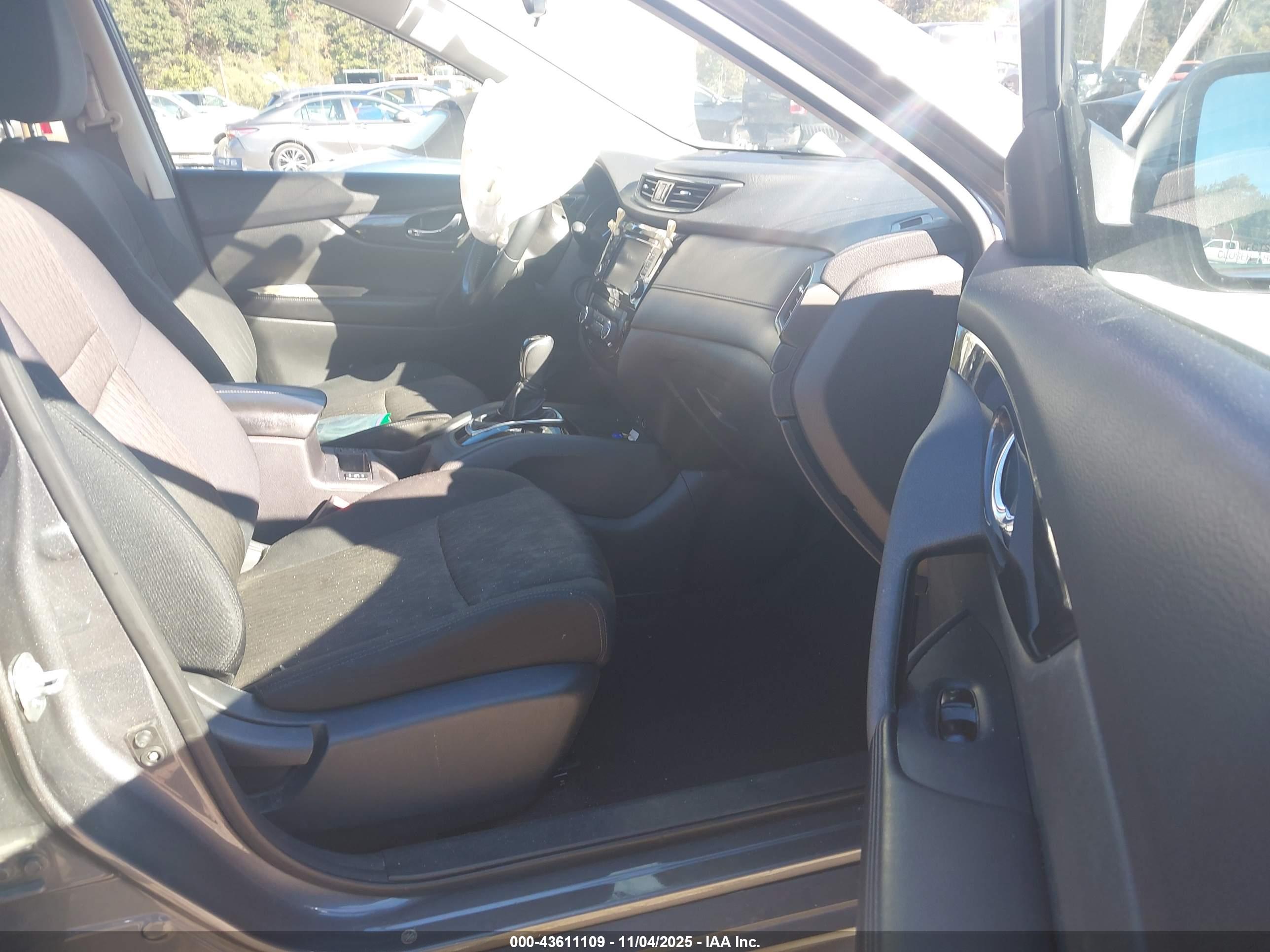 NISSAN ROGUE image 5