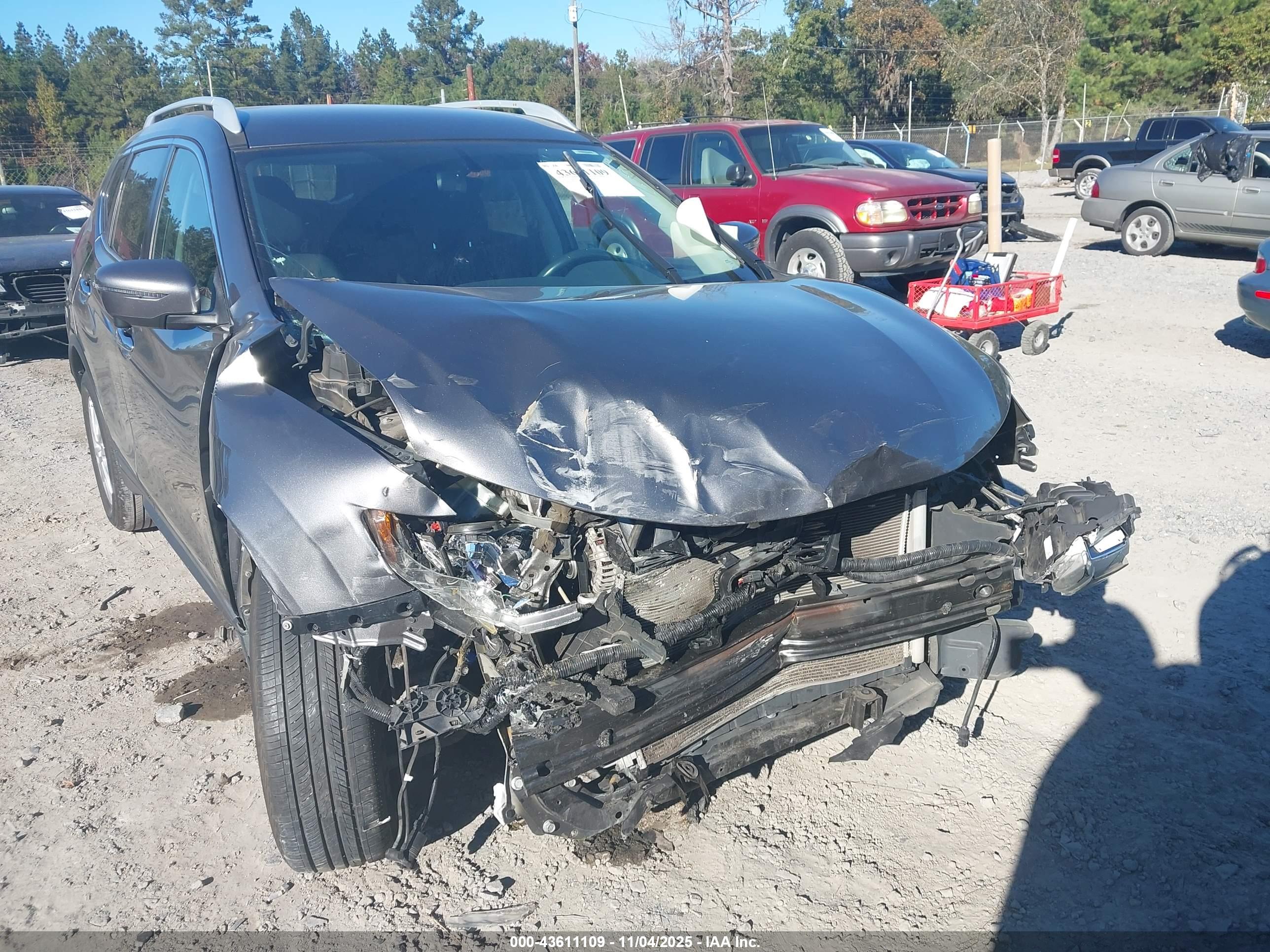 NISSAN ROGUE image 6