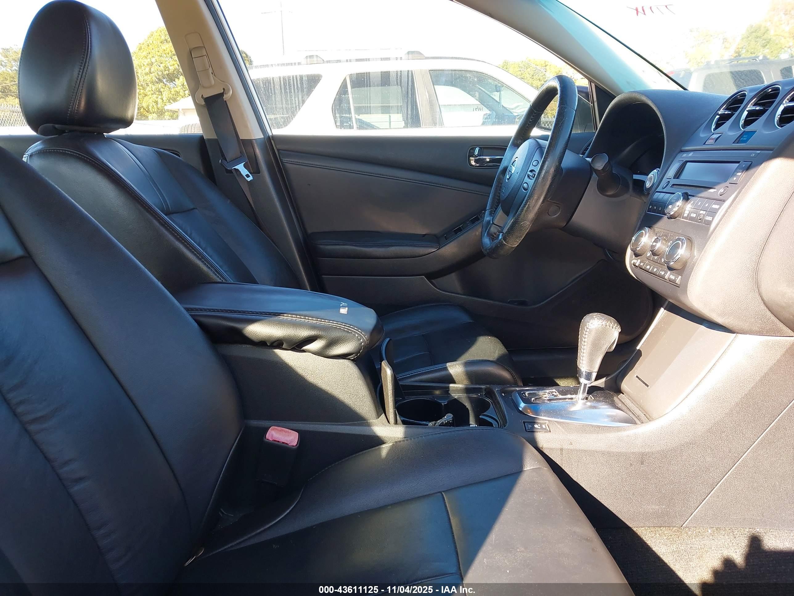 NISSAN ALTIMA image 5