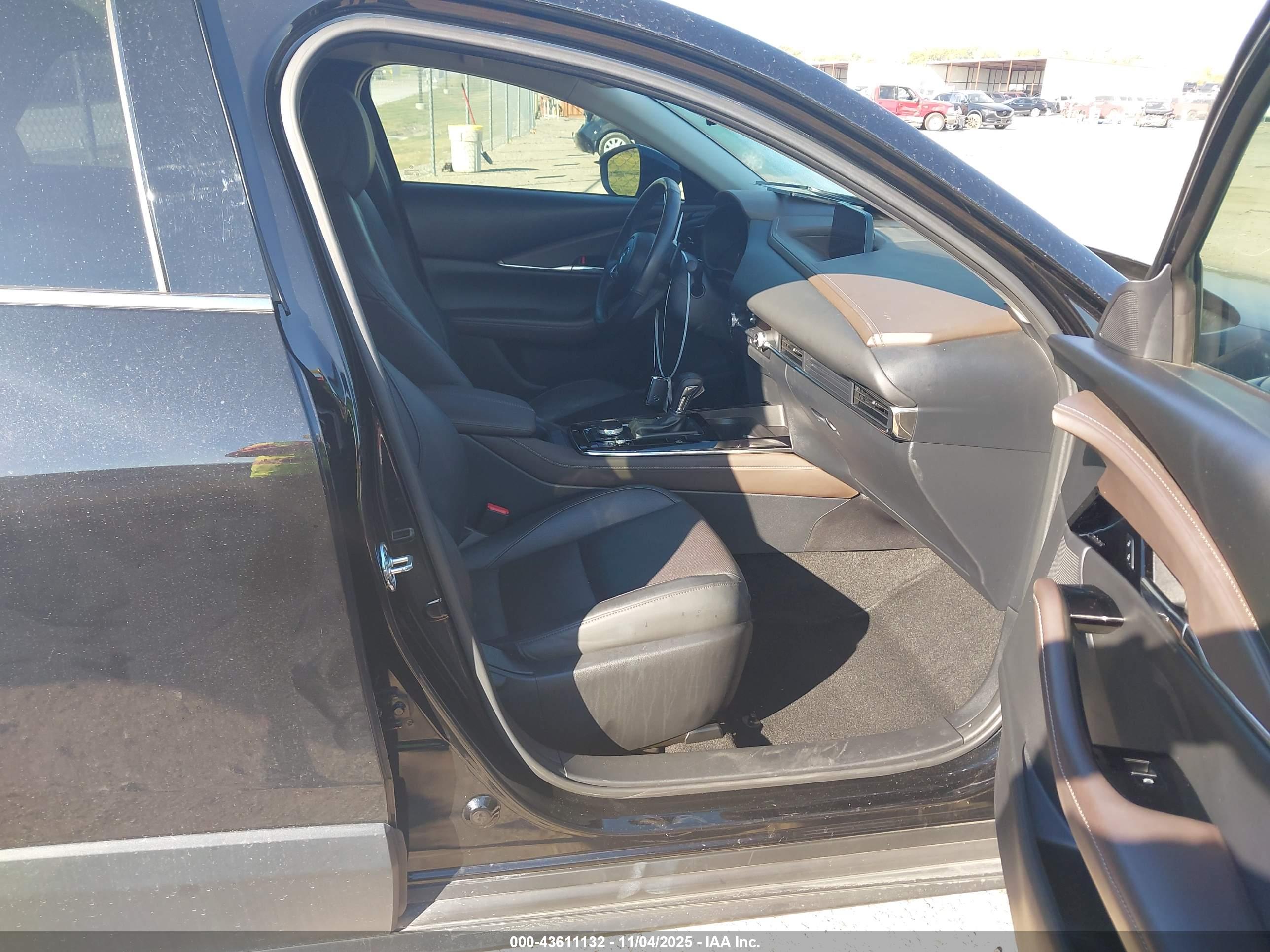 MAZDA CX-30 image 5