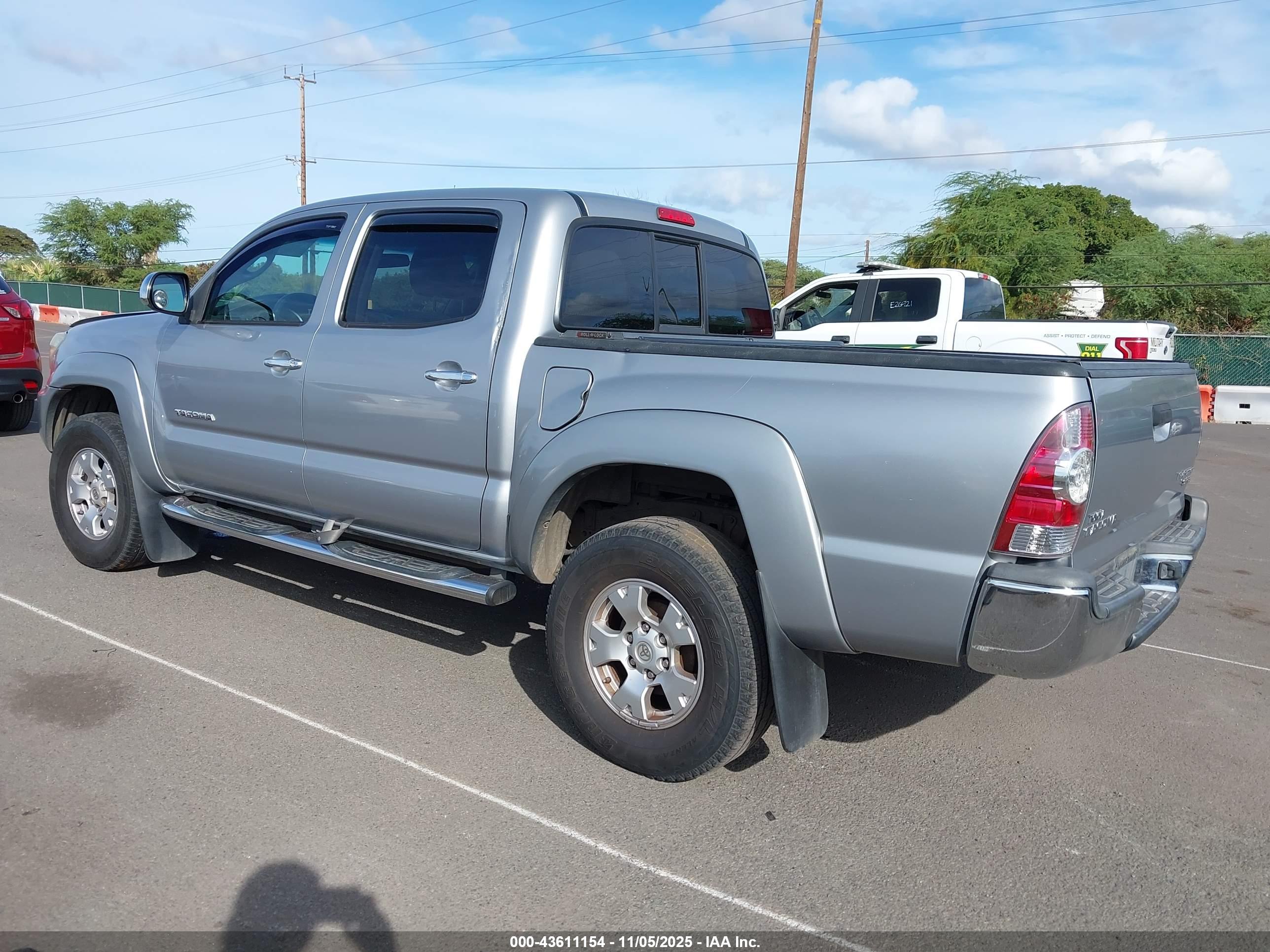 TOYOTA TACOMA image 3