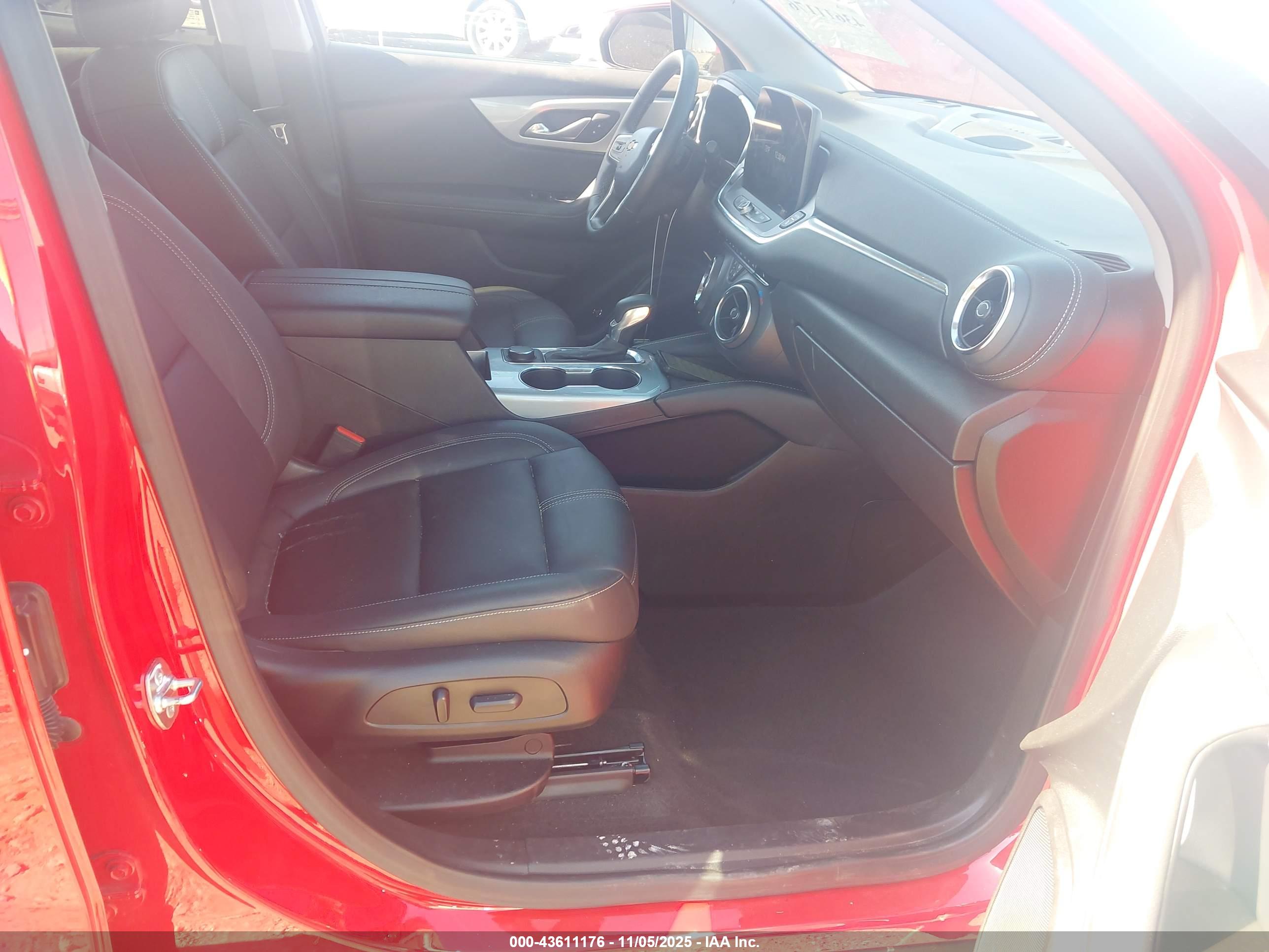 CHEVROLET BLAZER image 5