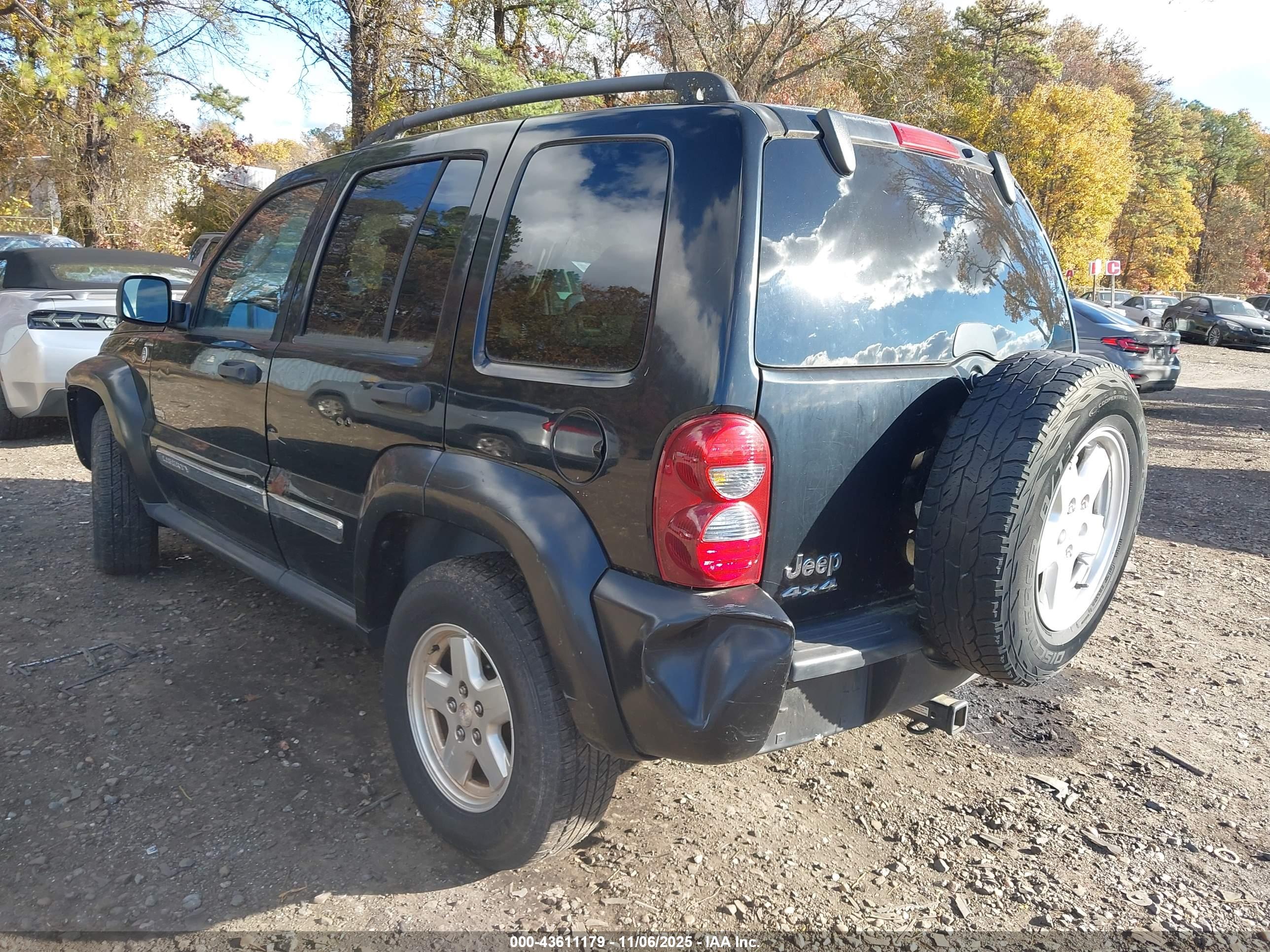 JEEP LIBERTY image 3