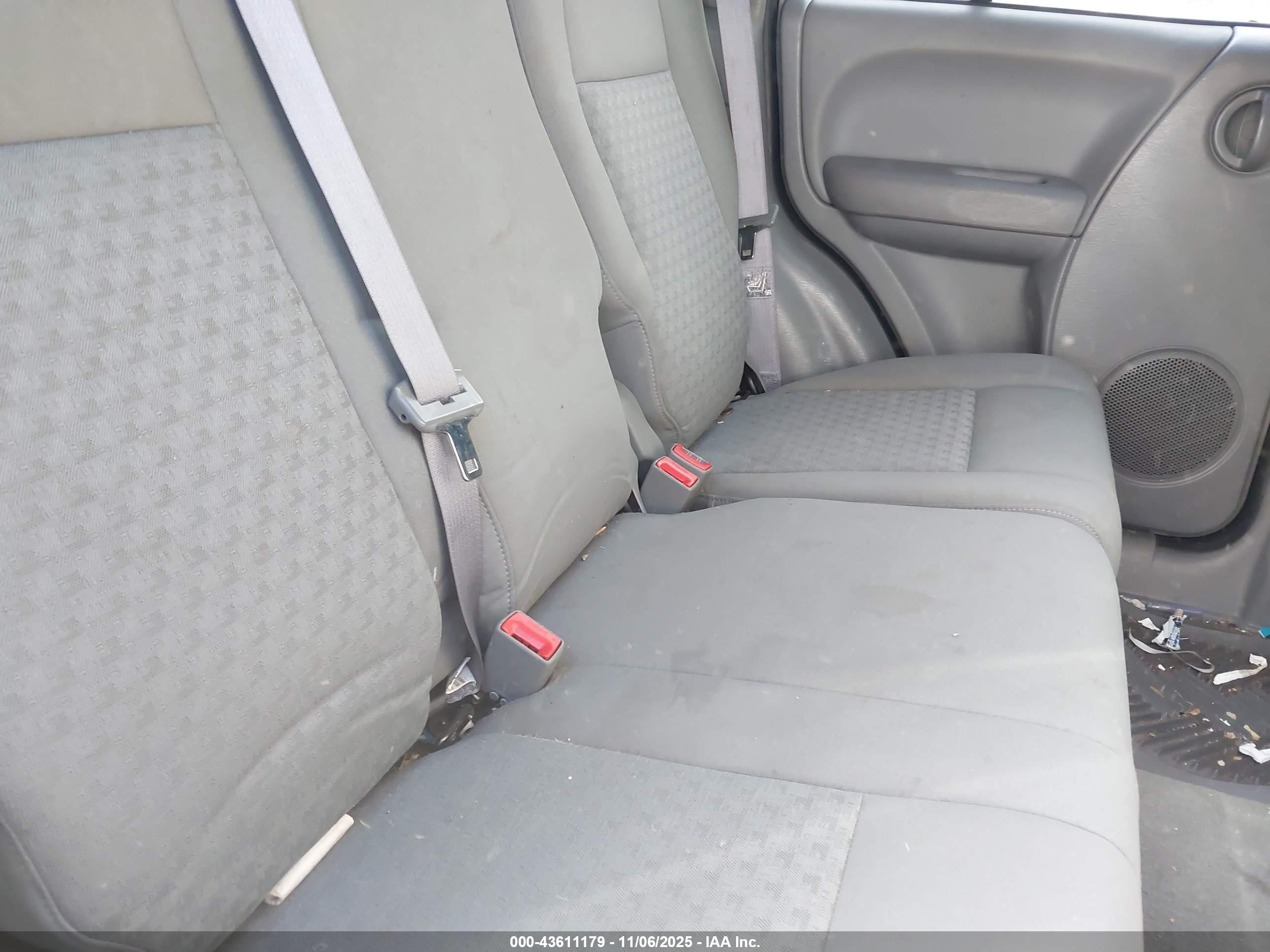 JEEP LIBERTY image 8