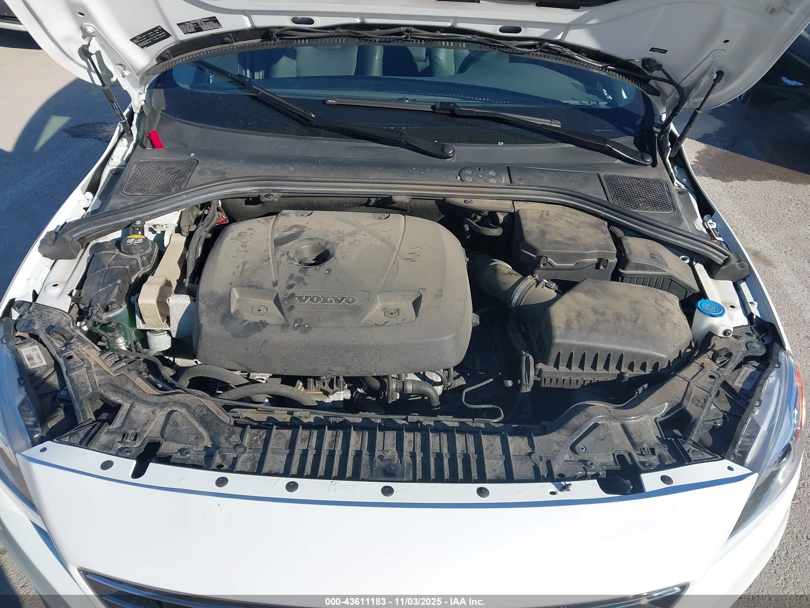 VOLVO S60 image 10
