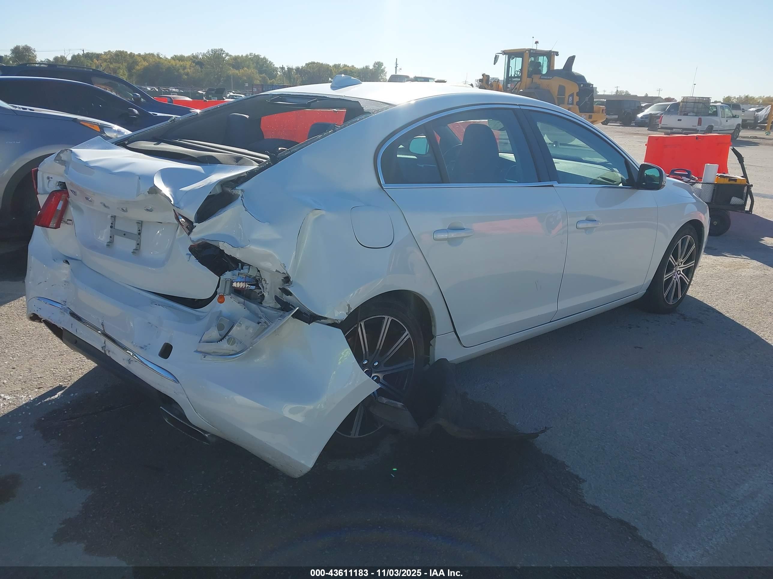 VOLVO S60 image 4