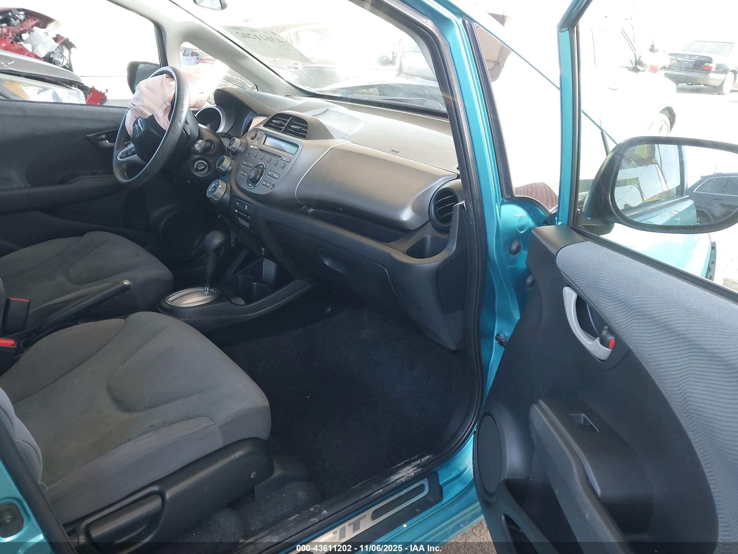 HONDA FIT image 5