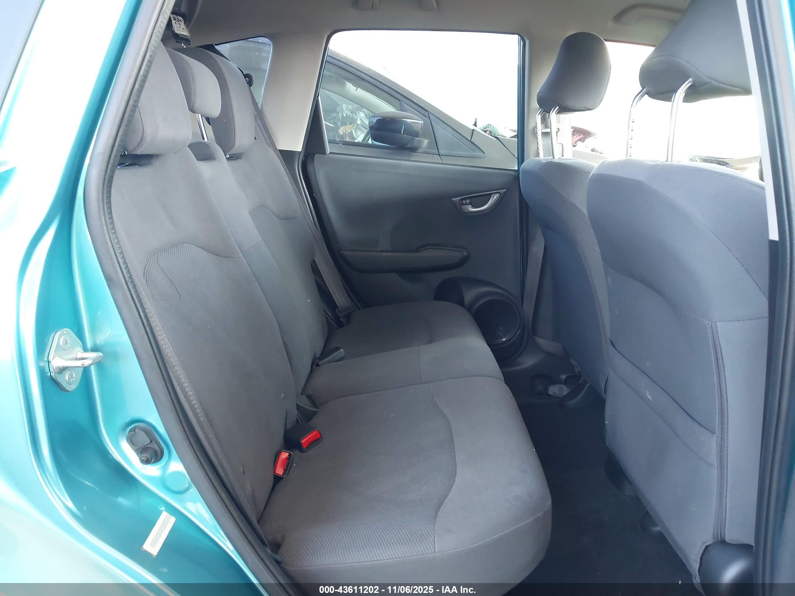 HONDA FIT image 8