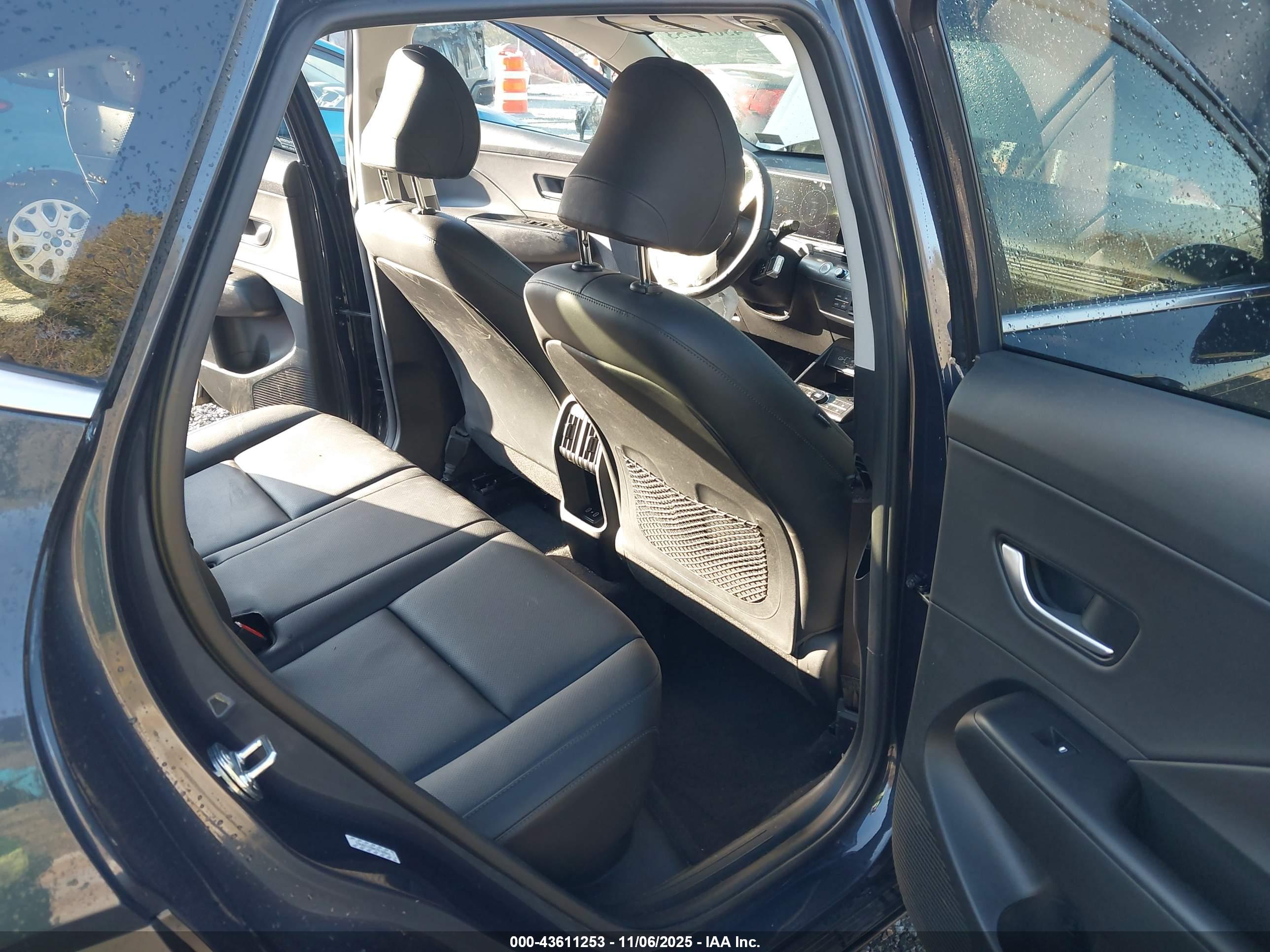 HYUNDAI KONA image 8