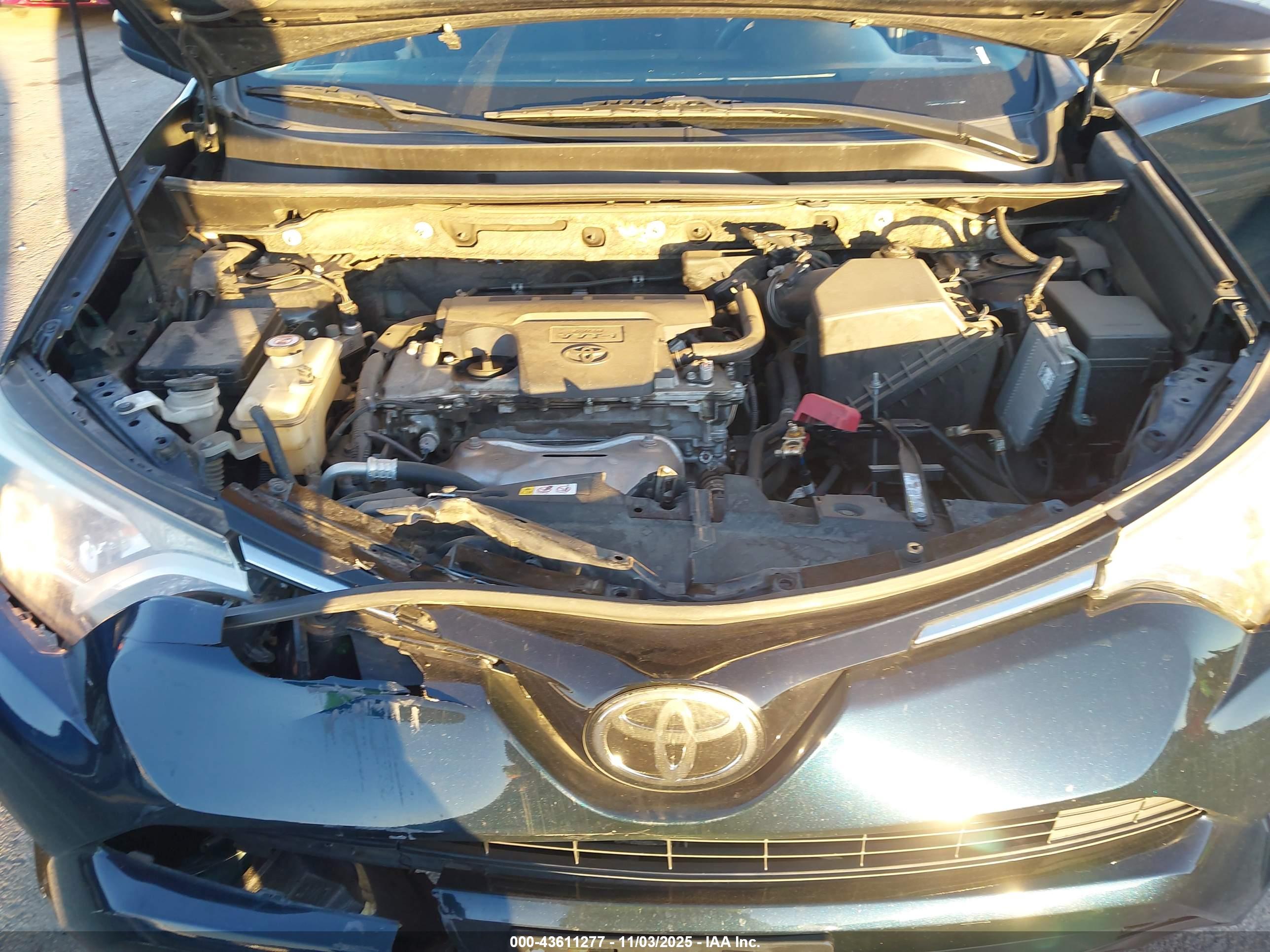 TOYOTA RAV4 image 10