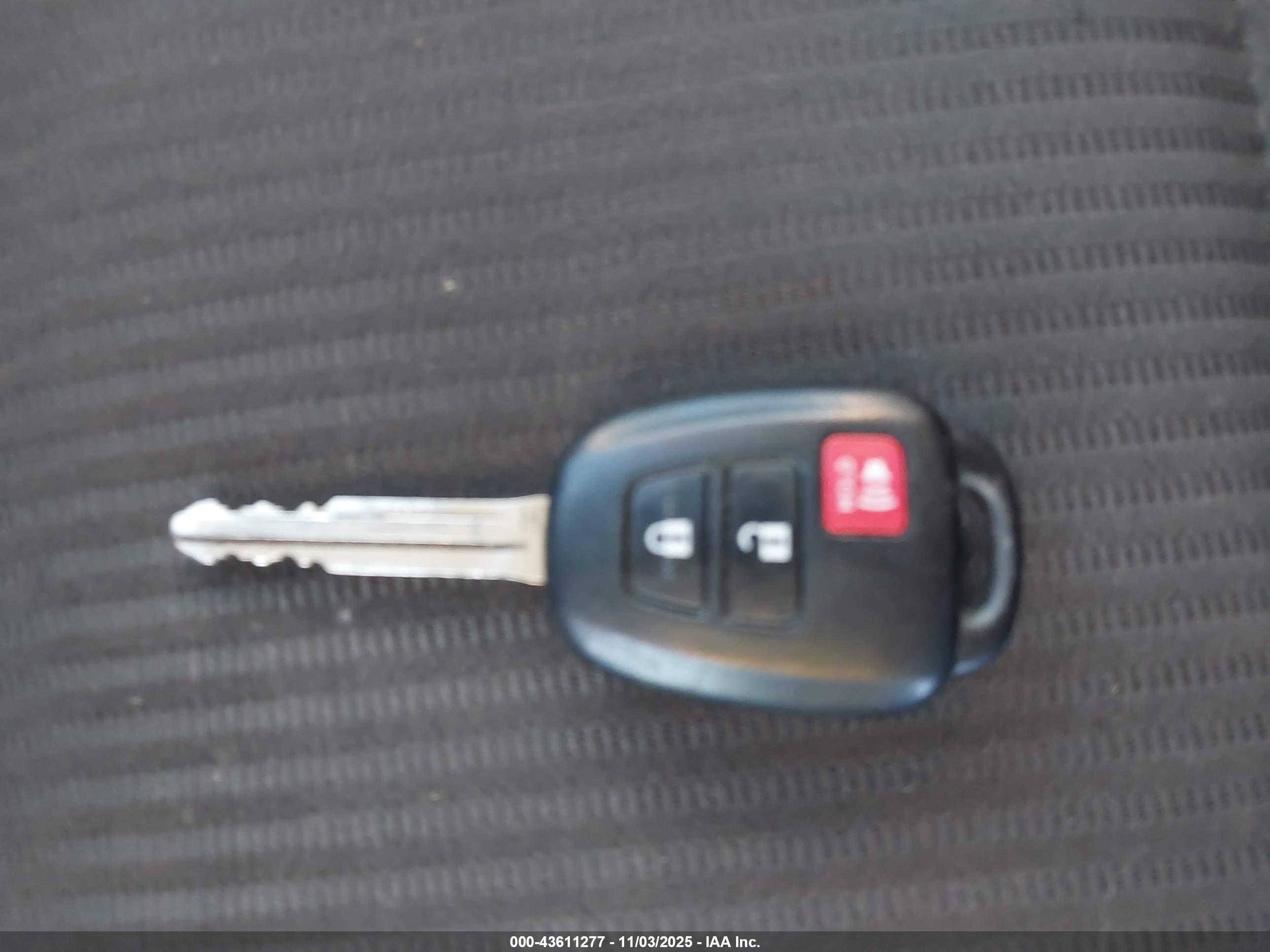 TOYOTA RAV4 image 11