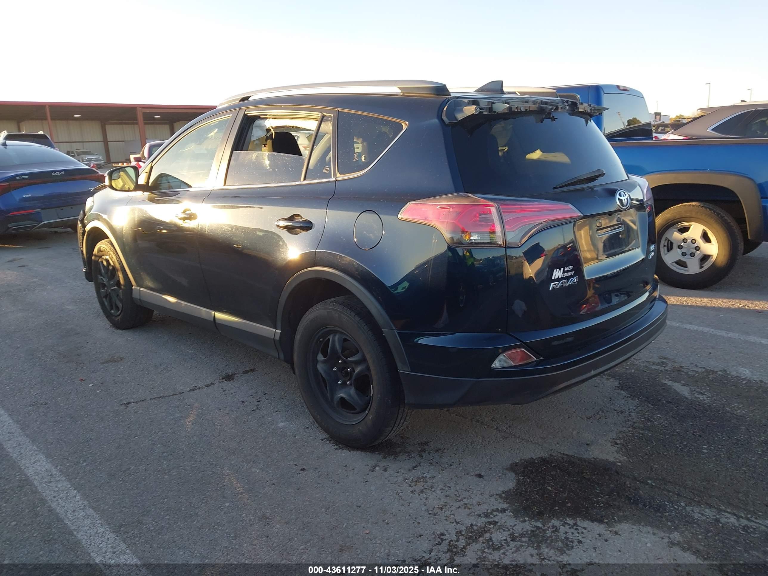 TOYOTA RAV4 image 3