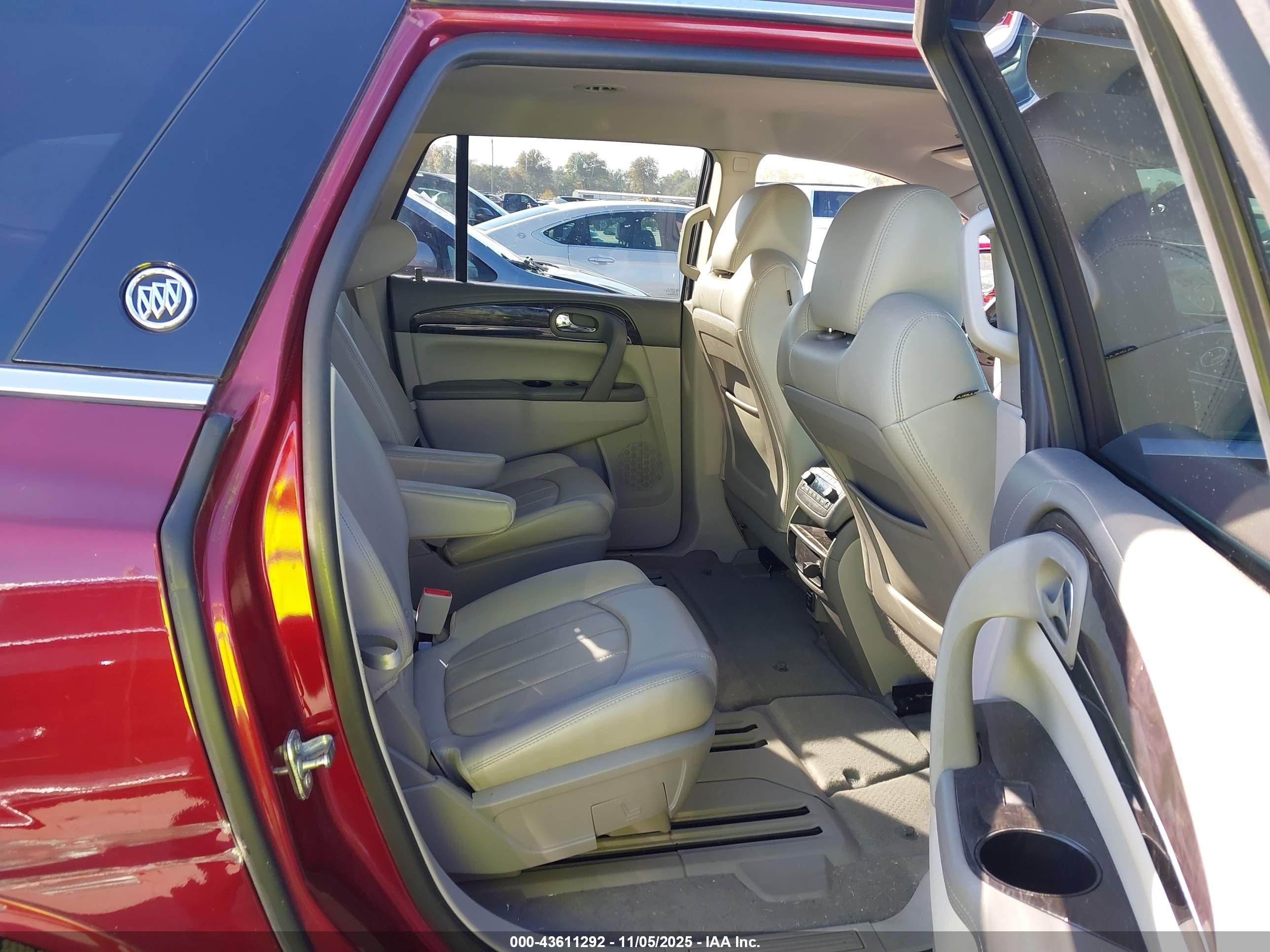 BUICK ENCLAVE image 8