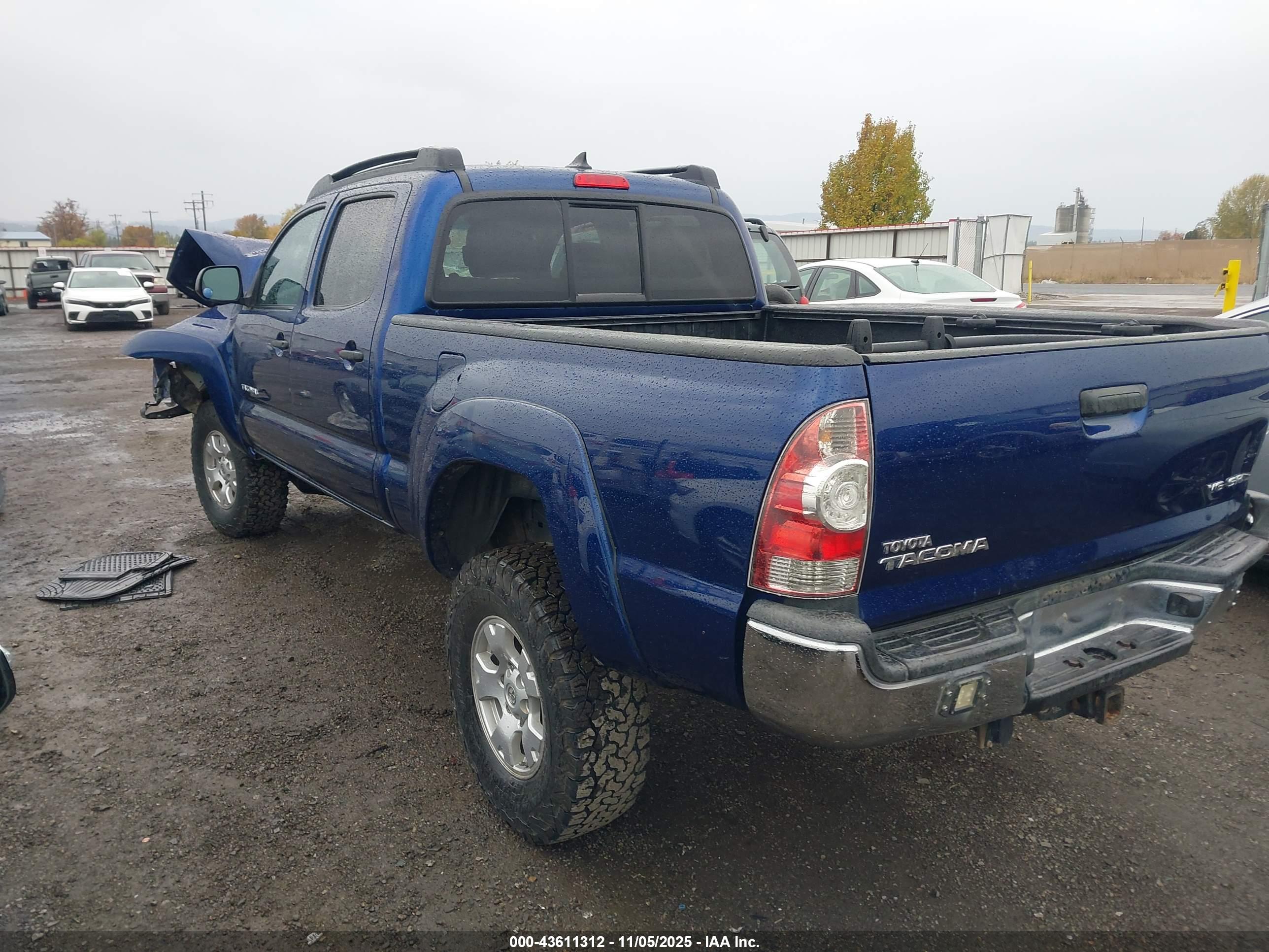 TOYOTA TACOMA image 3