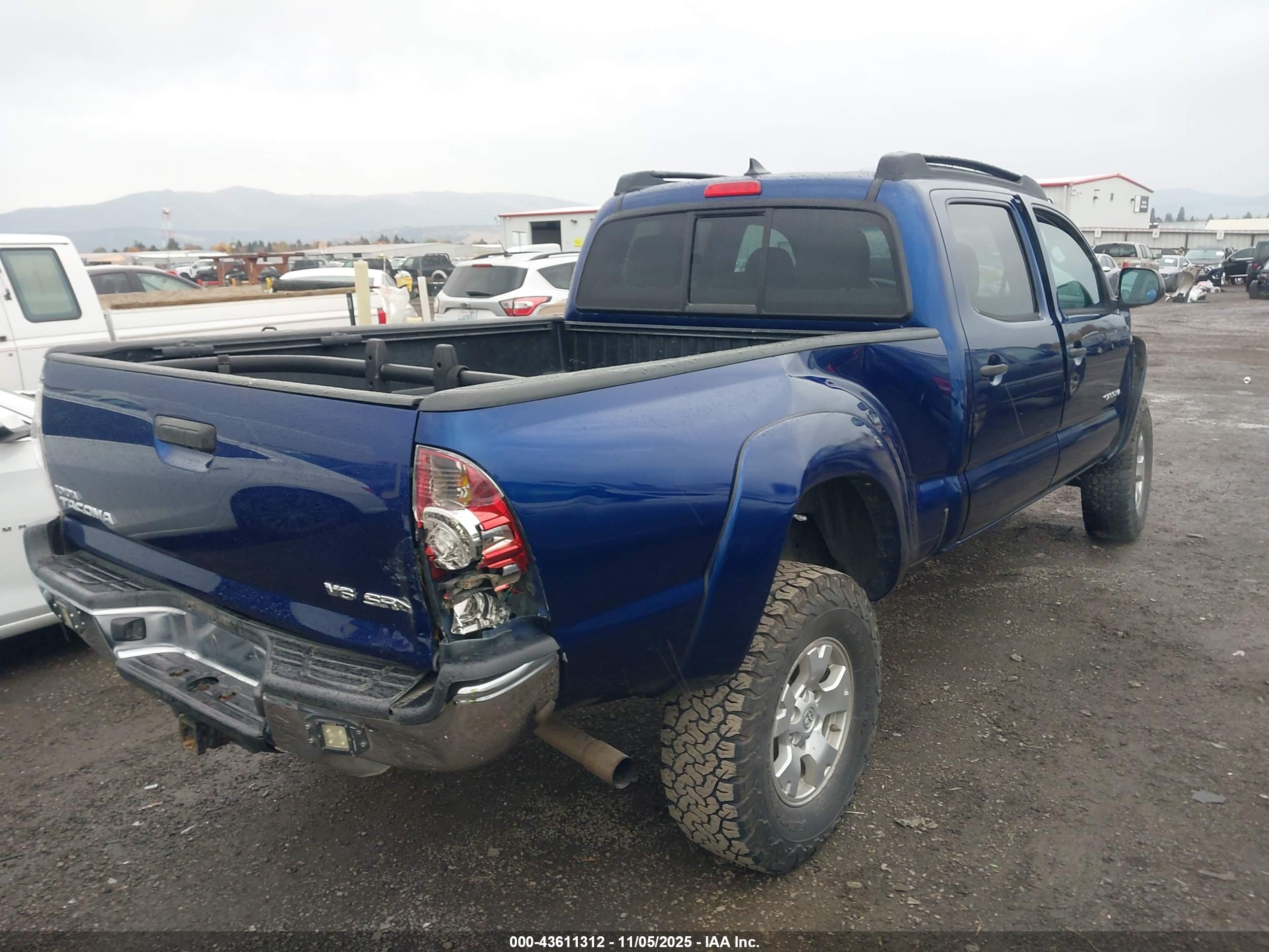 TOYOTA TACOMA image 4