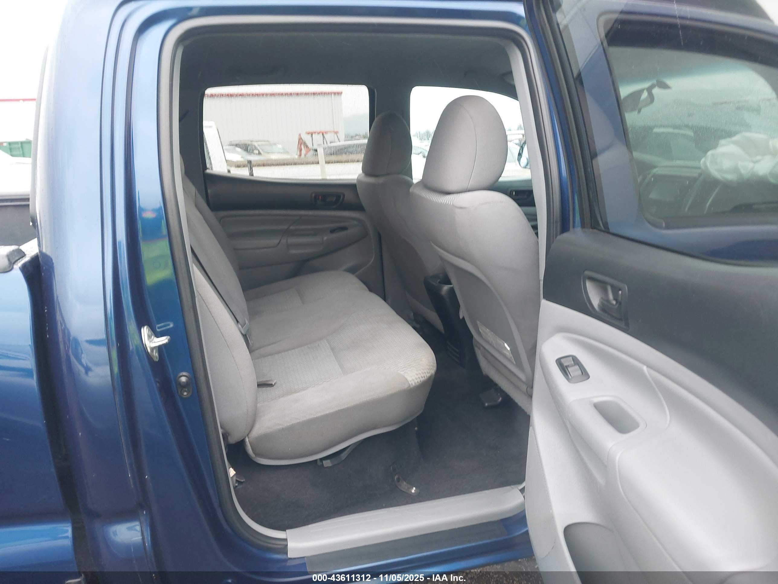 TOYOTA TACOMA image 8