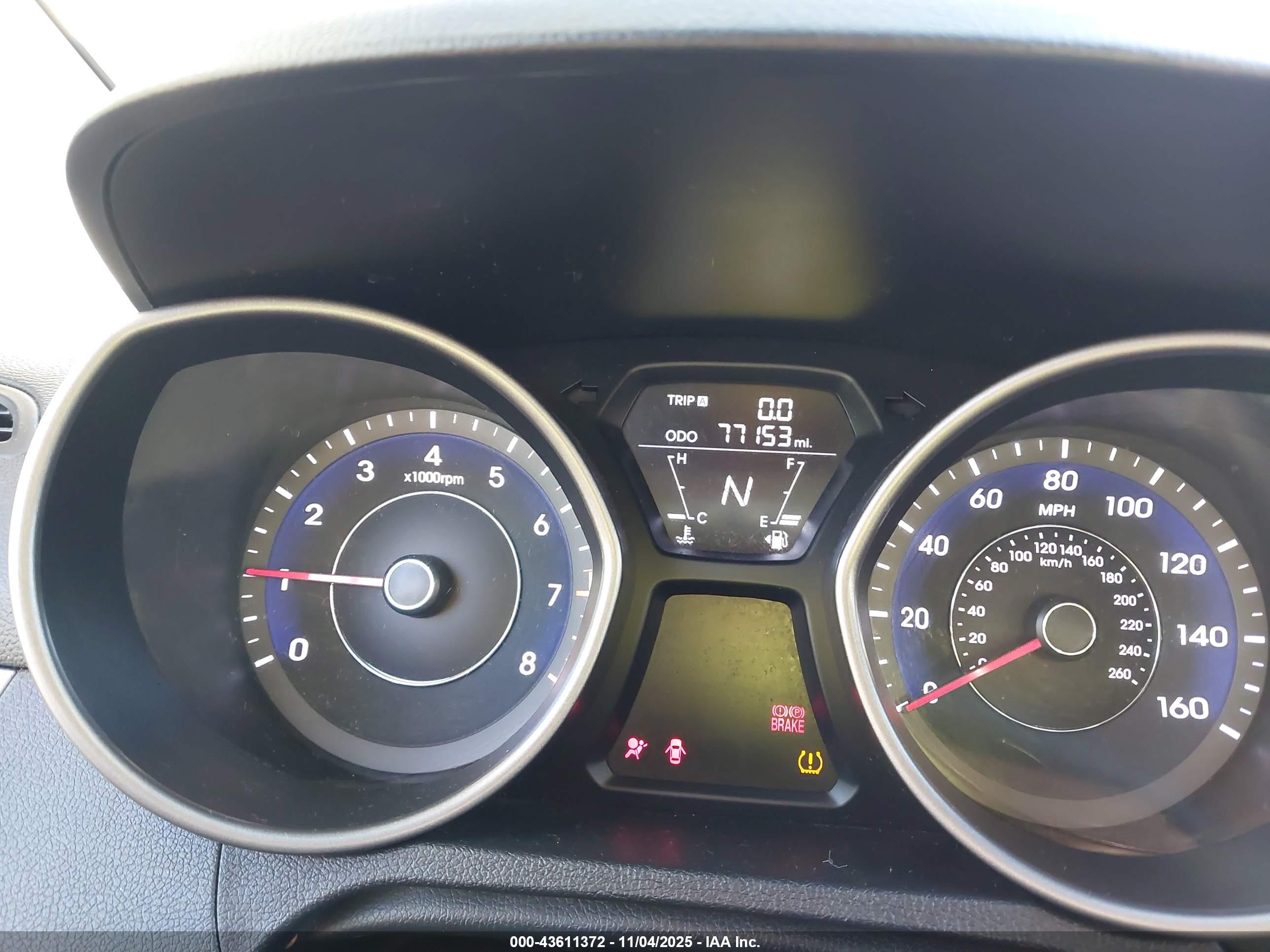 HYUNDAI ELANTRA image 7