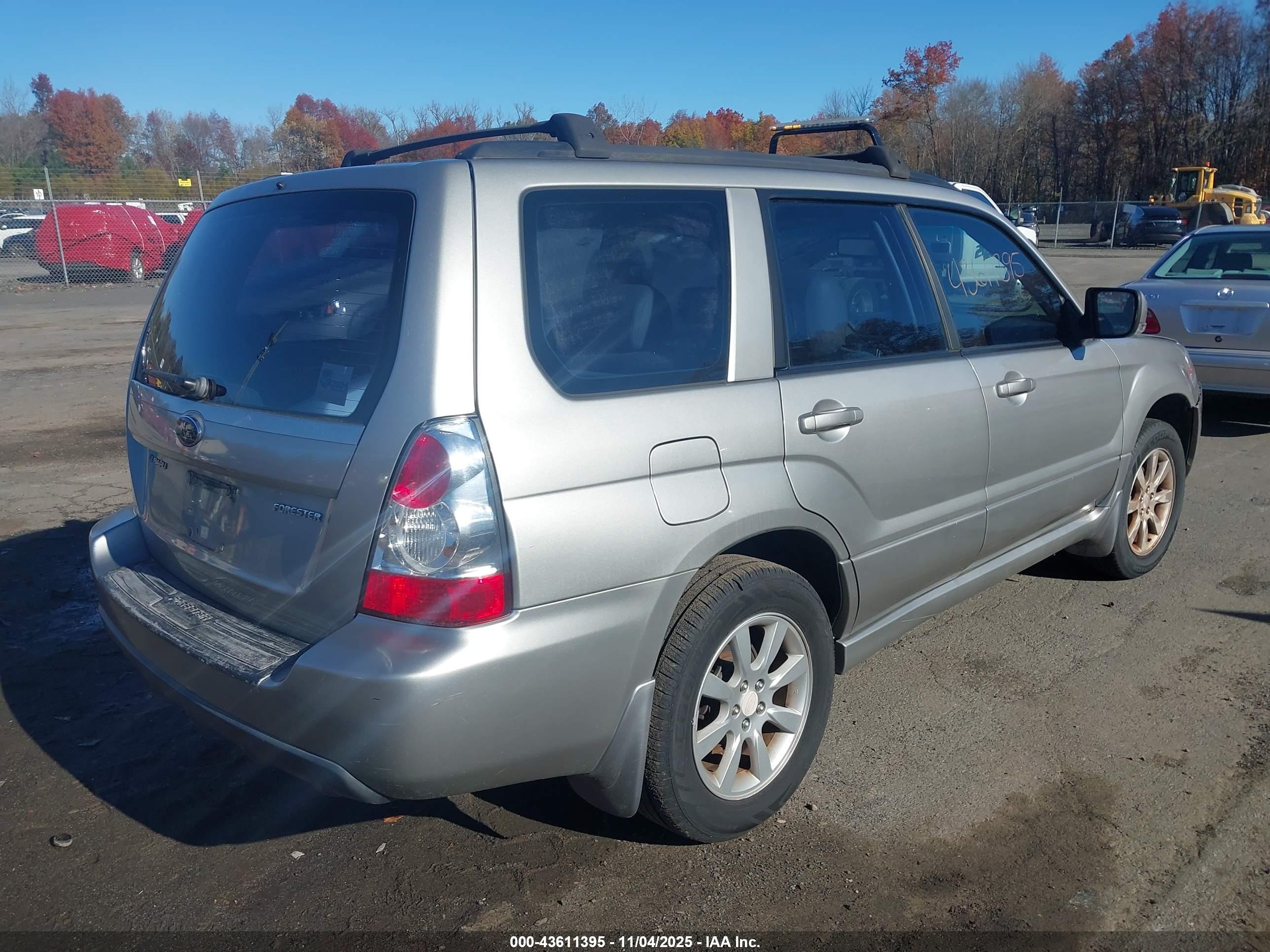 SUBARU FORESTER image 4
