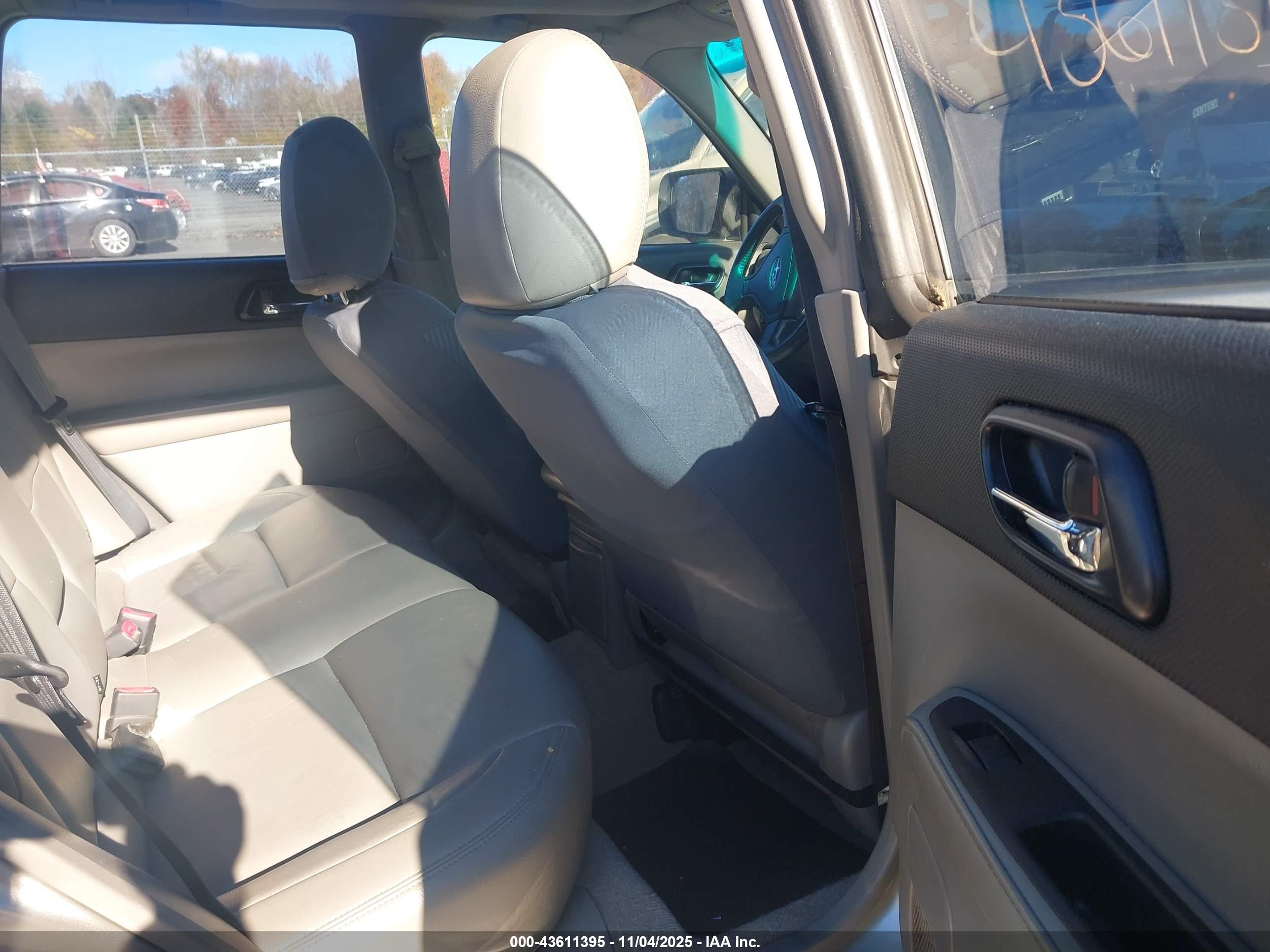 SUBARU FORESTER image 5