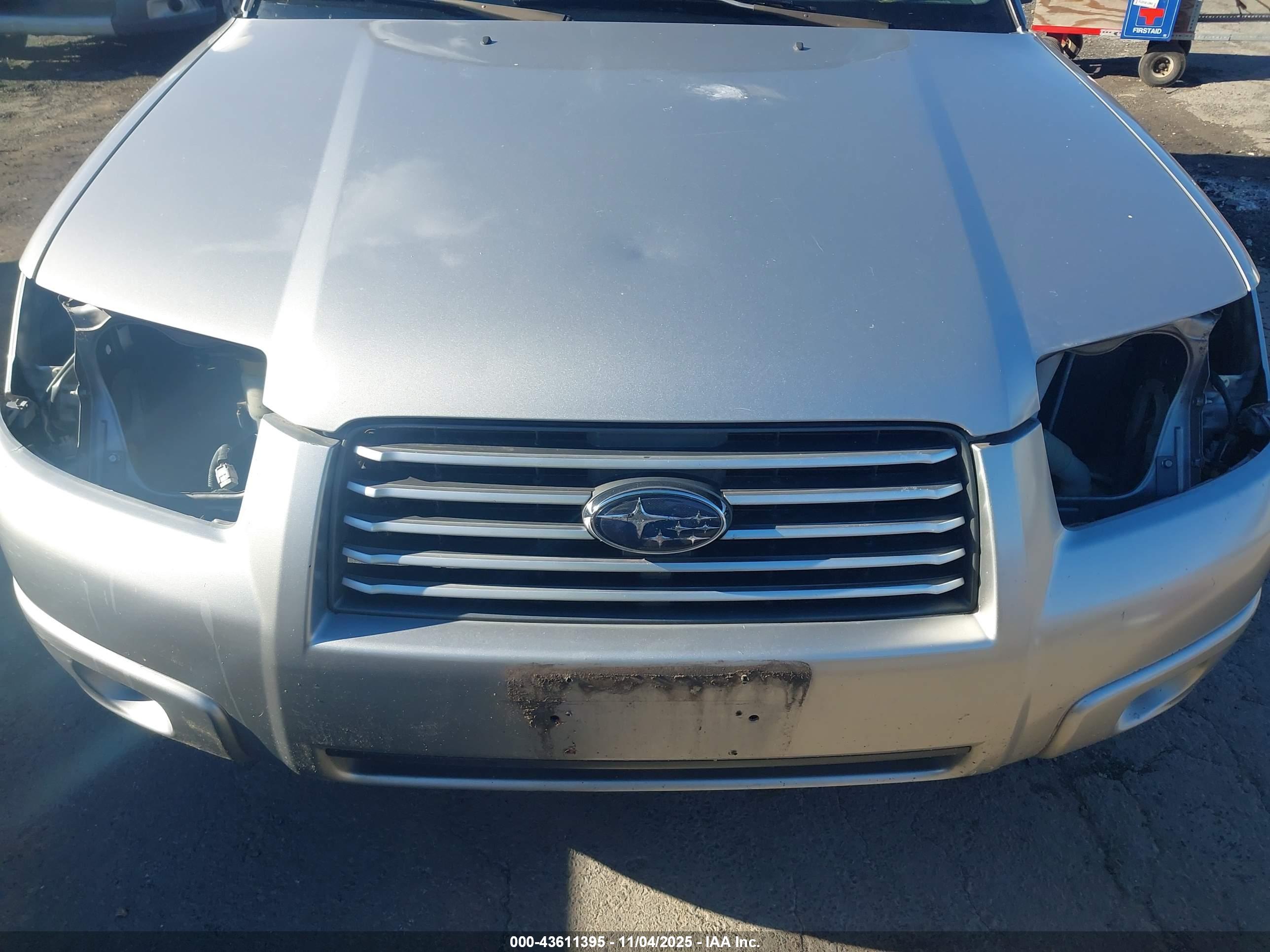 SUBARU FORESTER image 6