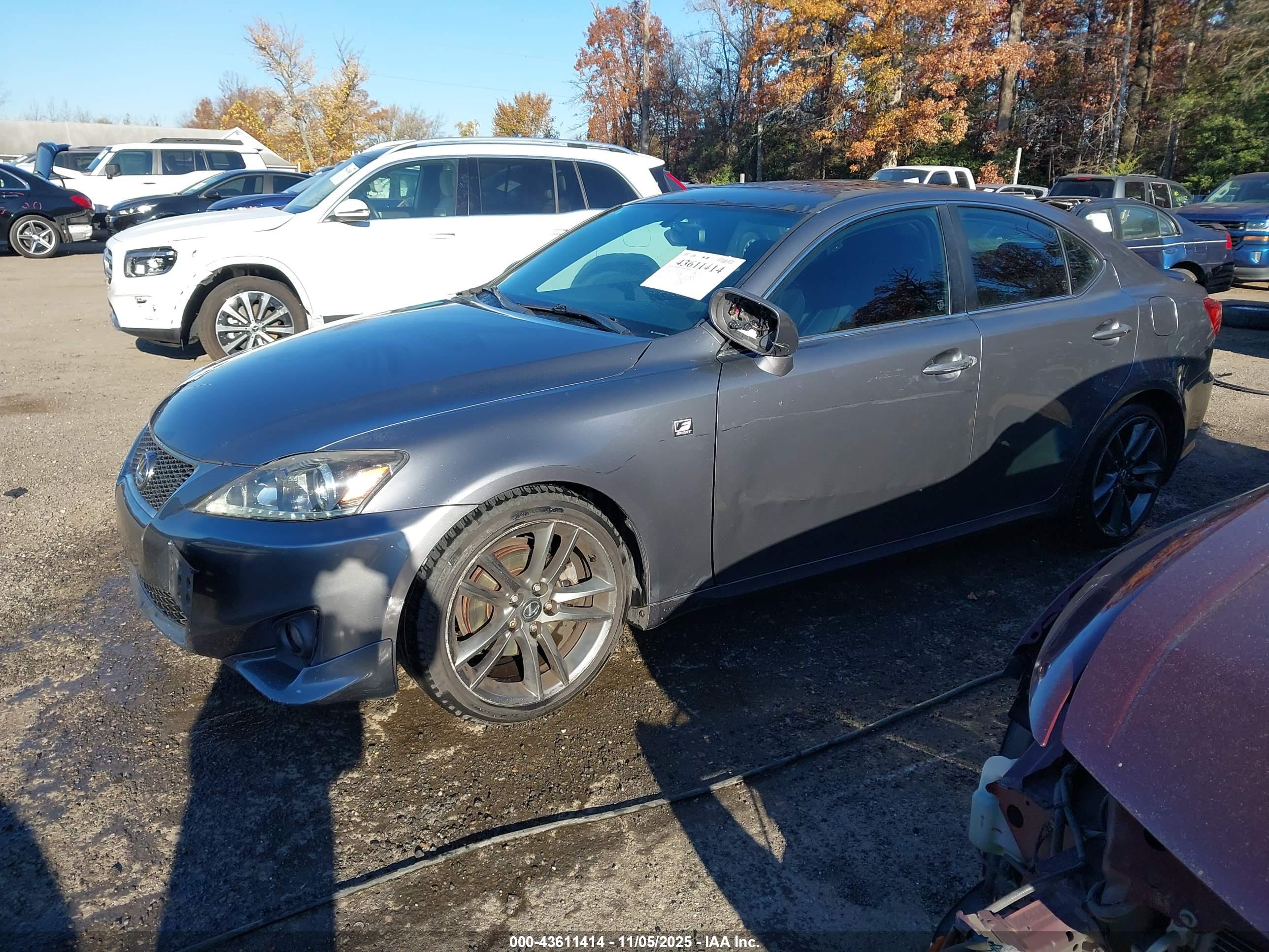 LEXUS IS image 2